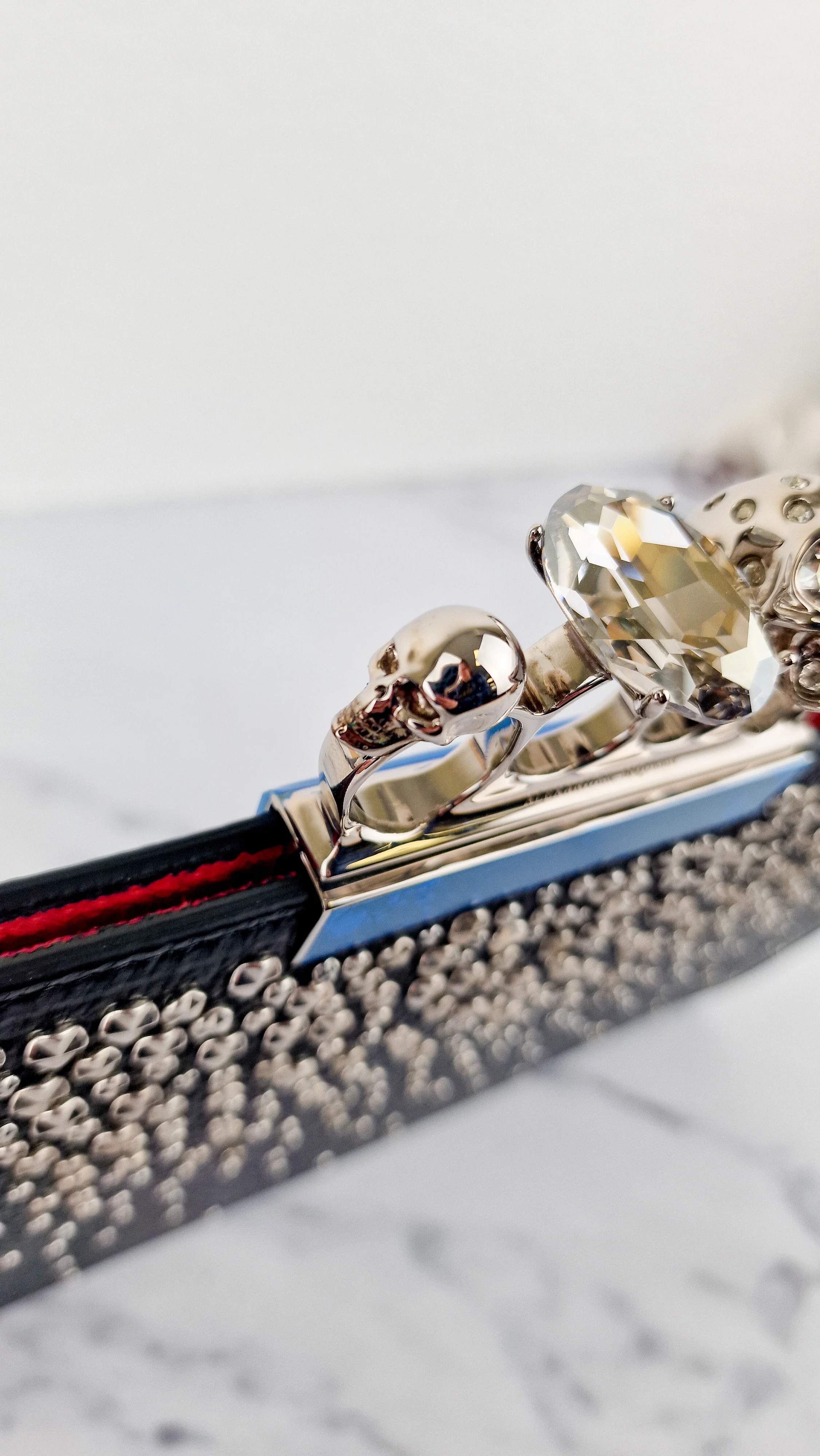 Alexander McQueen Knuckle Skull Flat Clutch in Black Leather Studded 4 Ring Clutch - Image 7