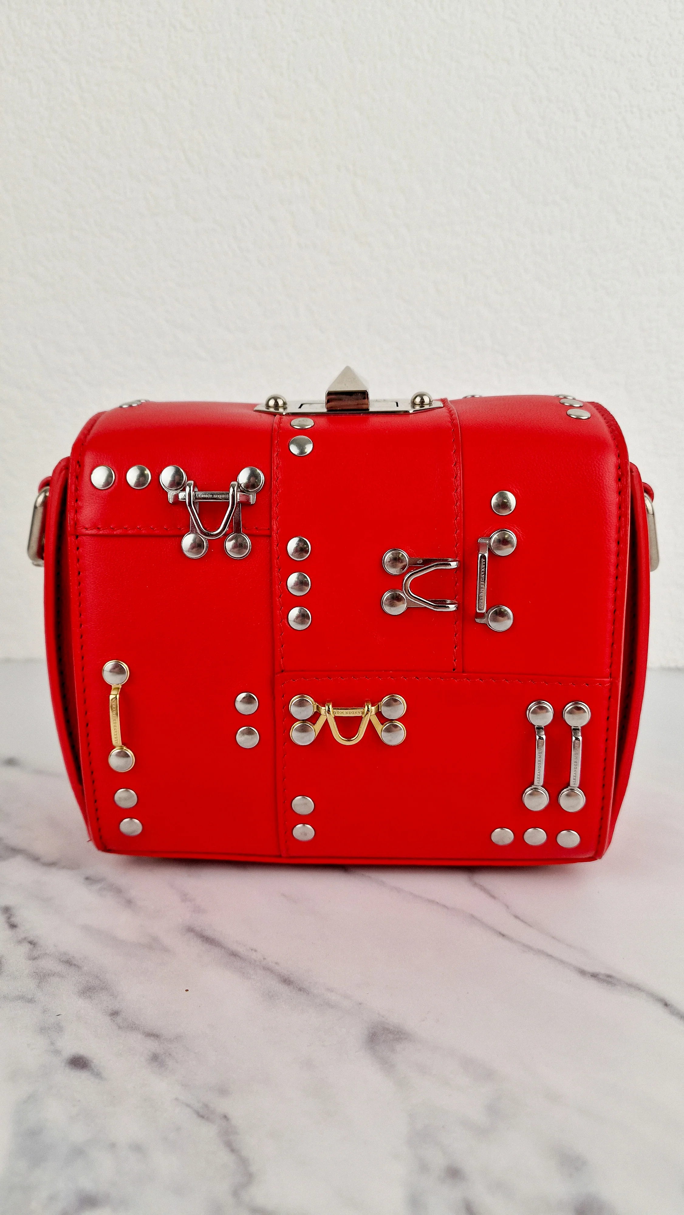 Alexander McQueen Lust Red Nano 16 Box Bag Hooks & Studs Handbag Crossbody Bag - Image 4