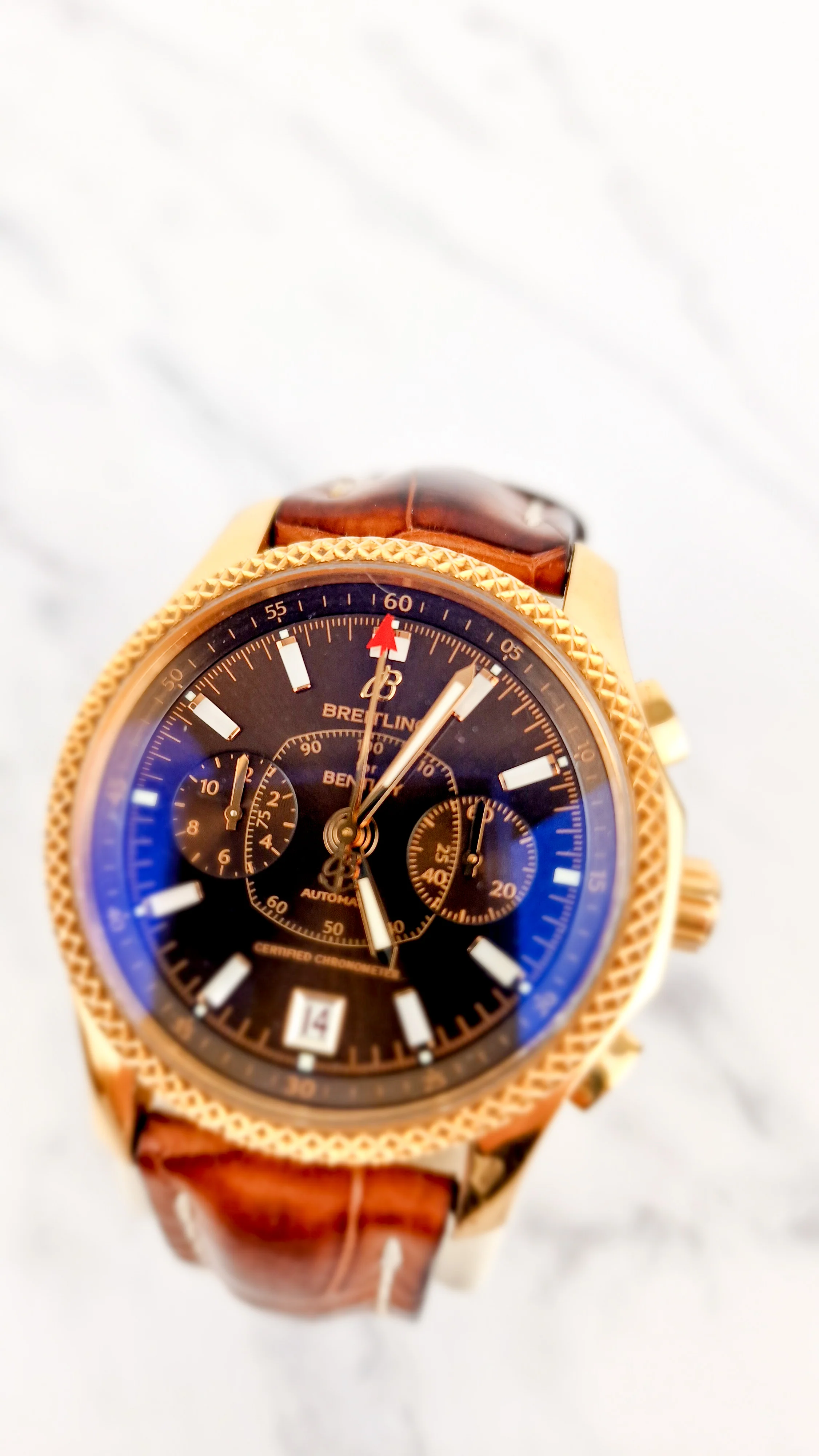 Breitling for Bentley Flying B Mark VI 18K Yellow Rose Gold with Brown Croc Leather H26362 - Image 25