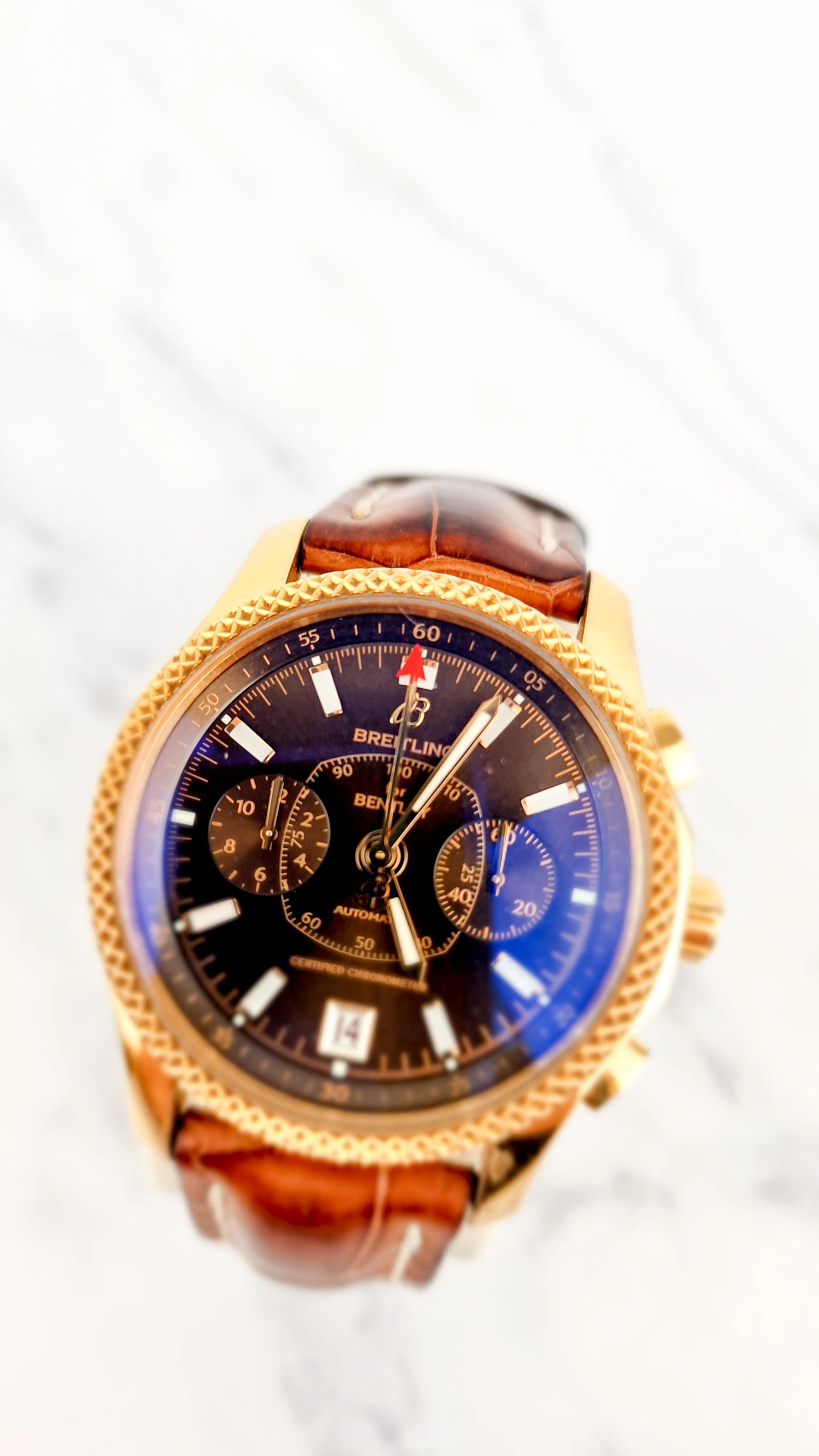 Breitling for Bentley Flying B Mark VI 18K Yellow Rose Gold with Brown Croc Leather H26362 - Image 26