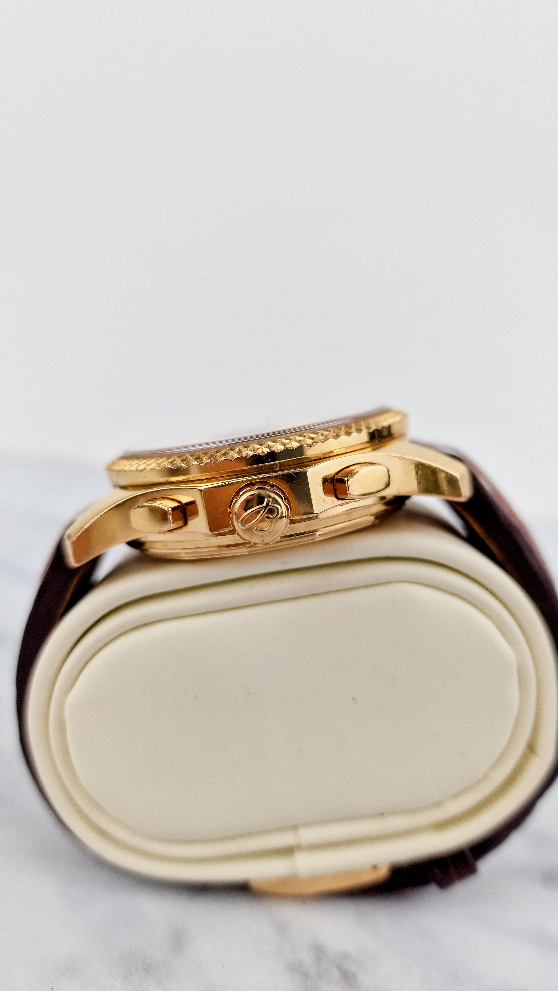 Breitling for Bentley Flying B Mark VI 18K Yellow Rose Gold with Brown Croc Leather H26362 - Image 6