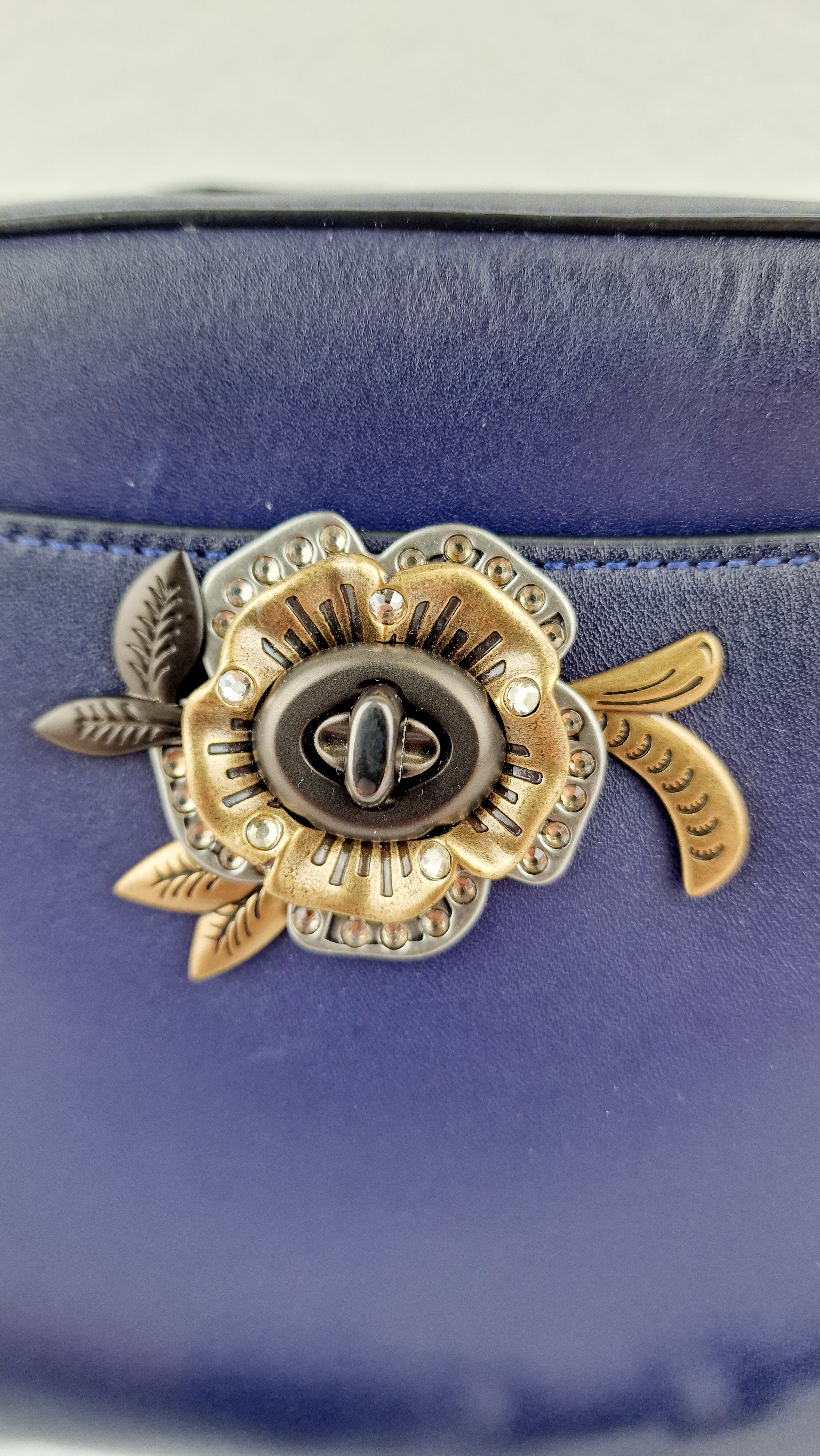 Coach 1941 Camera Bag with Tea Rose Turnlock Scalloped Edge C-Chain Strap Cadet Blue Purple Crossbody Bag - Coach 29094 - Image 3