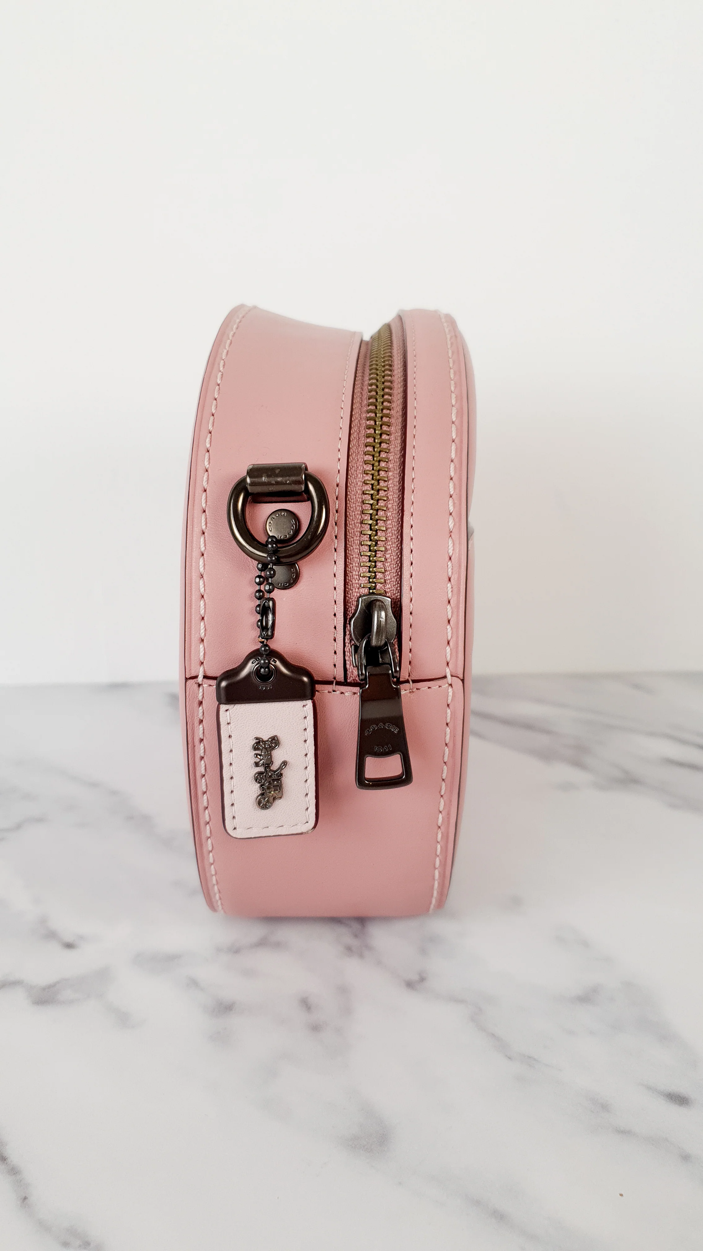 Coach 1941 Canteen Bag in Dusty Rose Pink - 90s Style Crossbody Bag Sample Bag - Image 4