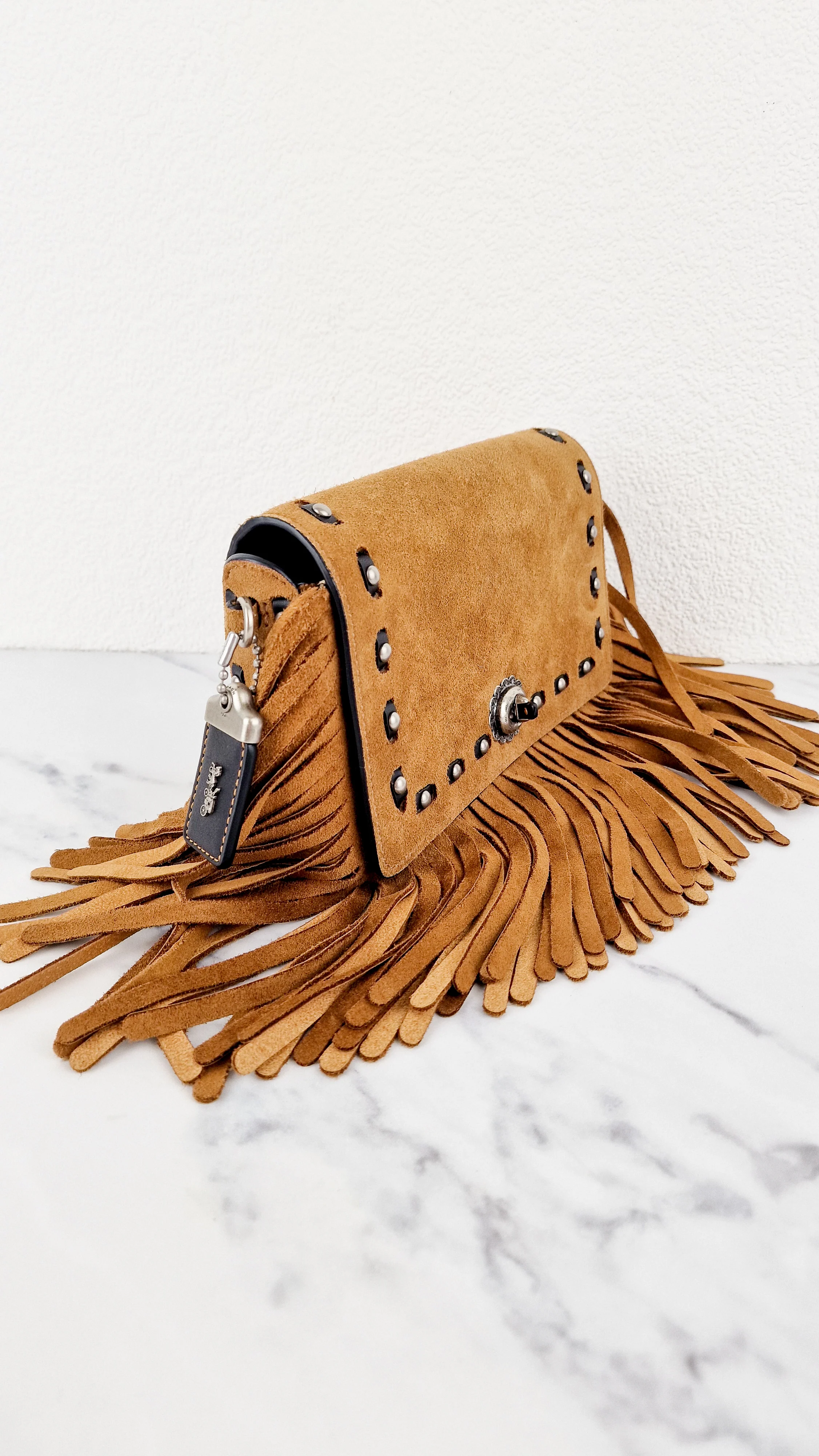 Coach 1941 Dinky in Light Saddle Tan Brown Cervo Suede with Fringe & Light Antique Nickel Concho Turnlock - Crossbody Bag Shoulder Bag - Coach 86821 - Image 4