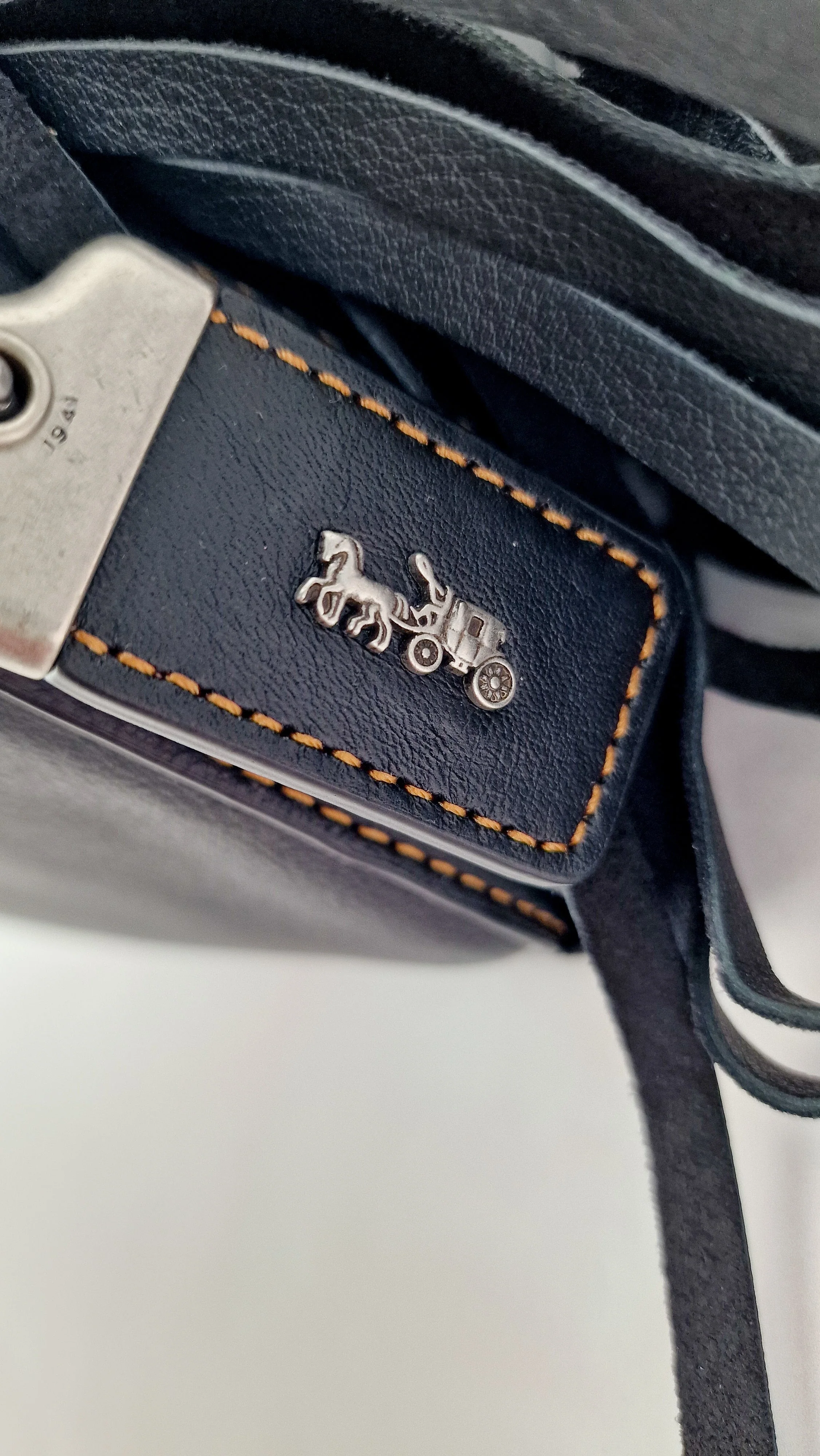 Coach 1941 Dinky With Wild Tea Roses & Fringe in Black & Pink - Crossbody Shoulder Bag Floral Flowers Tooled Leather Appliqué - Coach 86847 - Image 10