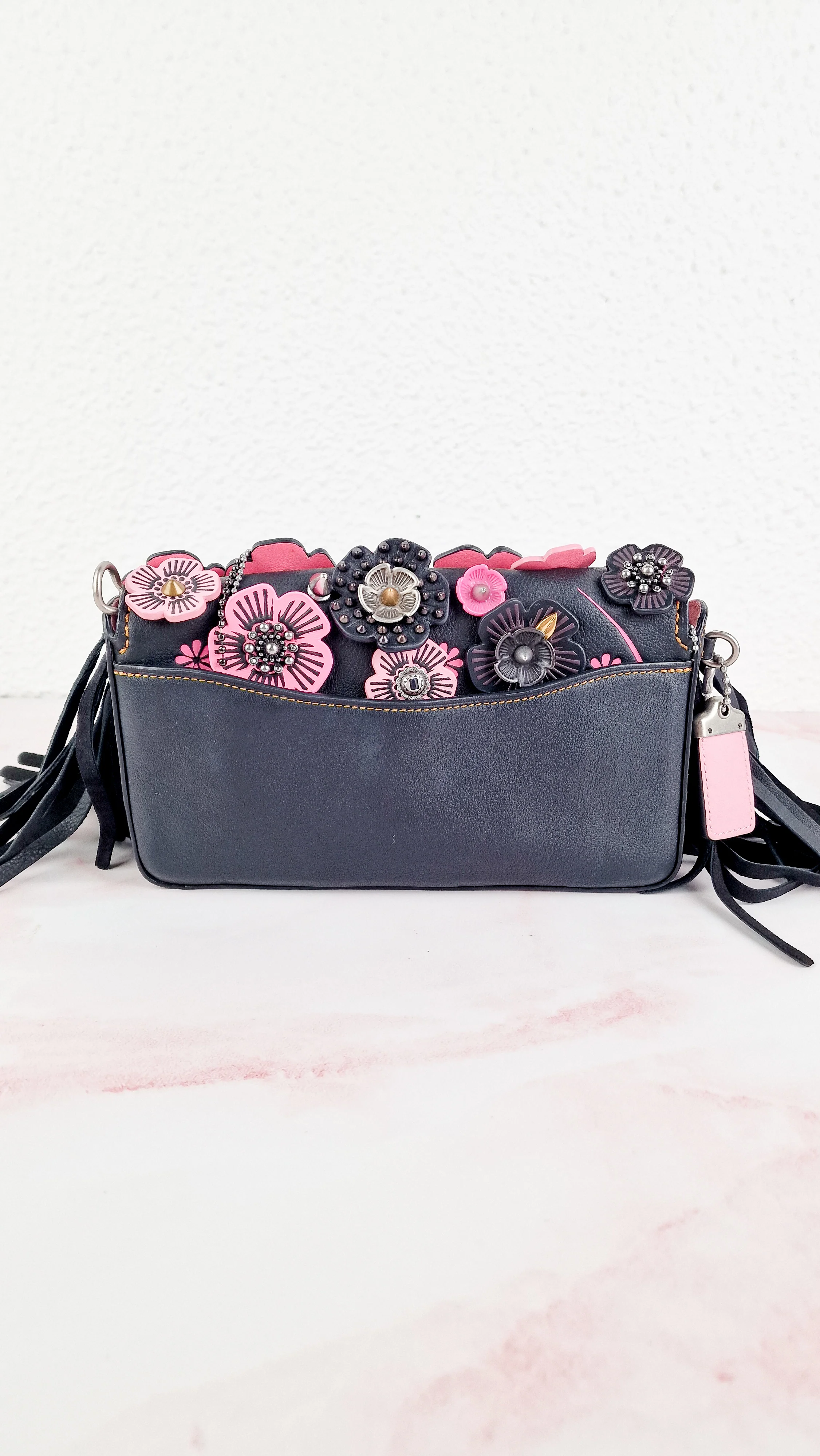 Coach 1941 Dinky With Wild Tea Roses & Fringe in Black & Pink - Crossbody Shoulder Bag Floral Flowers Tooled Leather Appliqué - Coach 86847 - Image 12