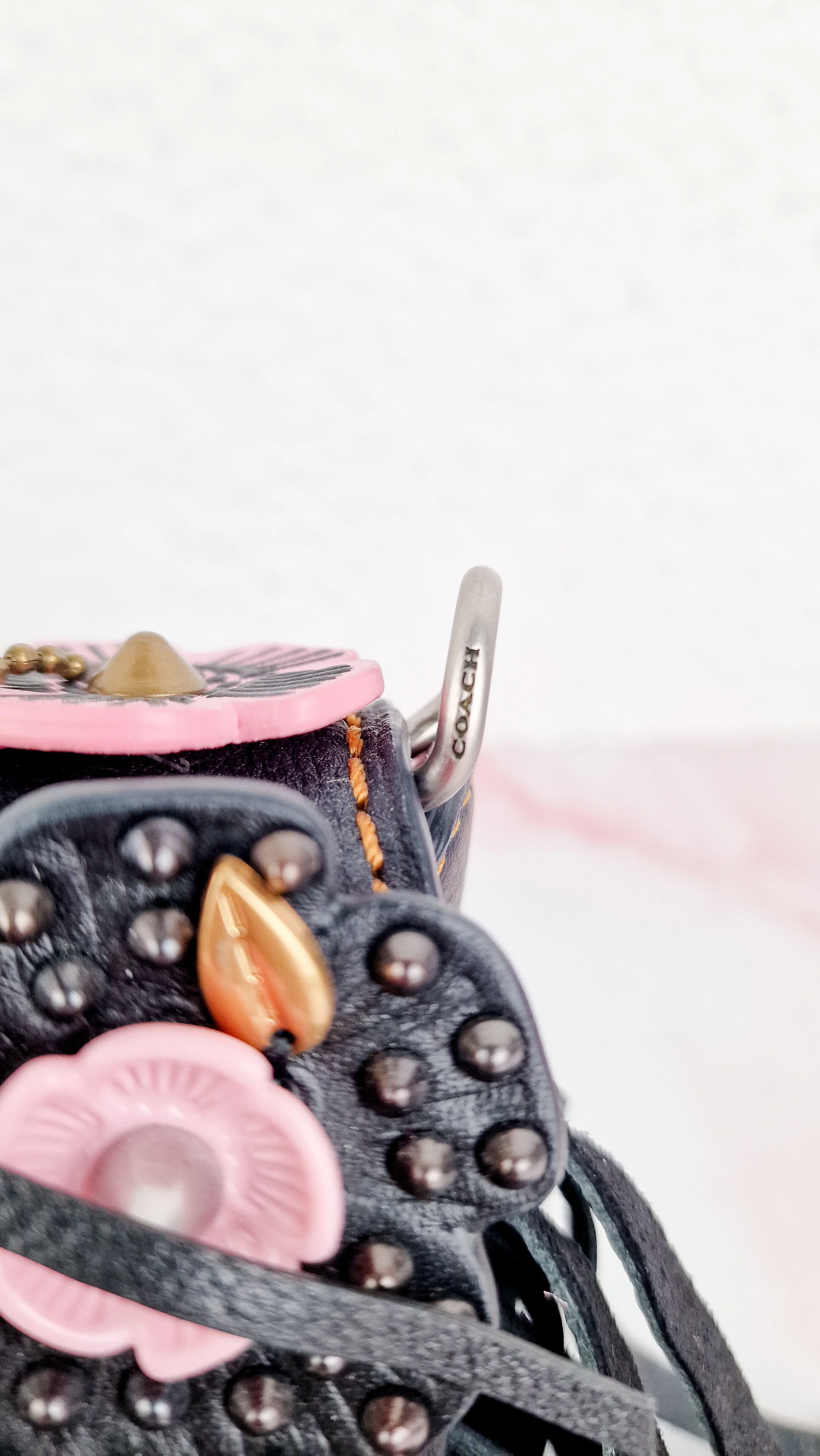 Coach 1941 Dinky With Wild Tea Roses & Fringe in Black & Pink - Crossbody Shoulder Bag Floral Flowers Tooled Leather Appliqué - Coach 86847 - Image 6