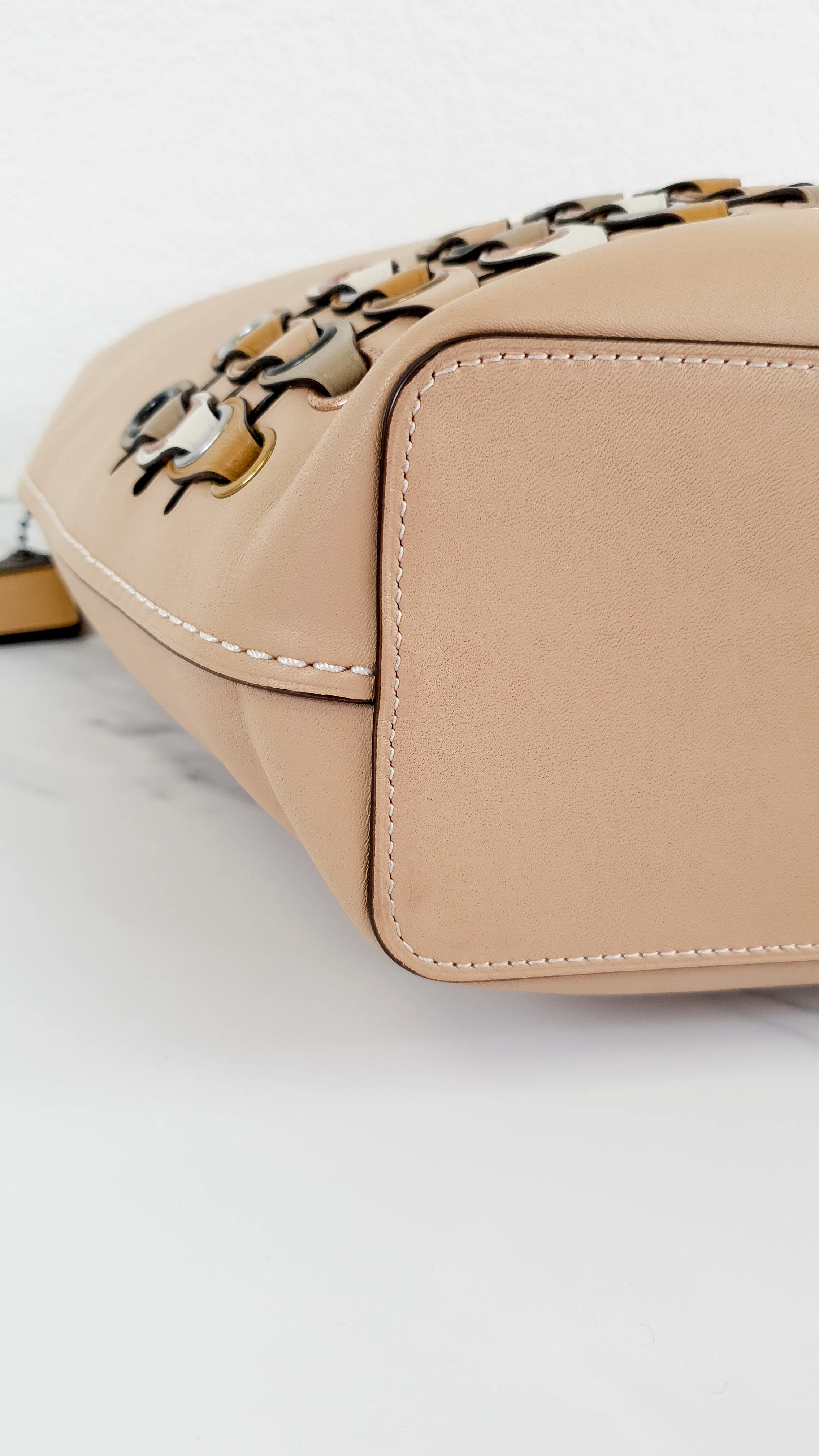 Coach 1941 Duffle Bag in Beechwood Smooth Leather with Link Detail - Crossbody bag - Coach 10498 - Image 9