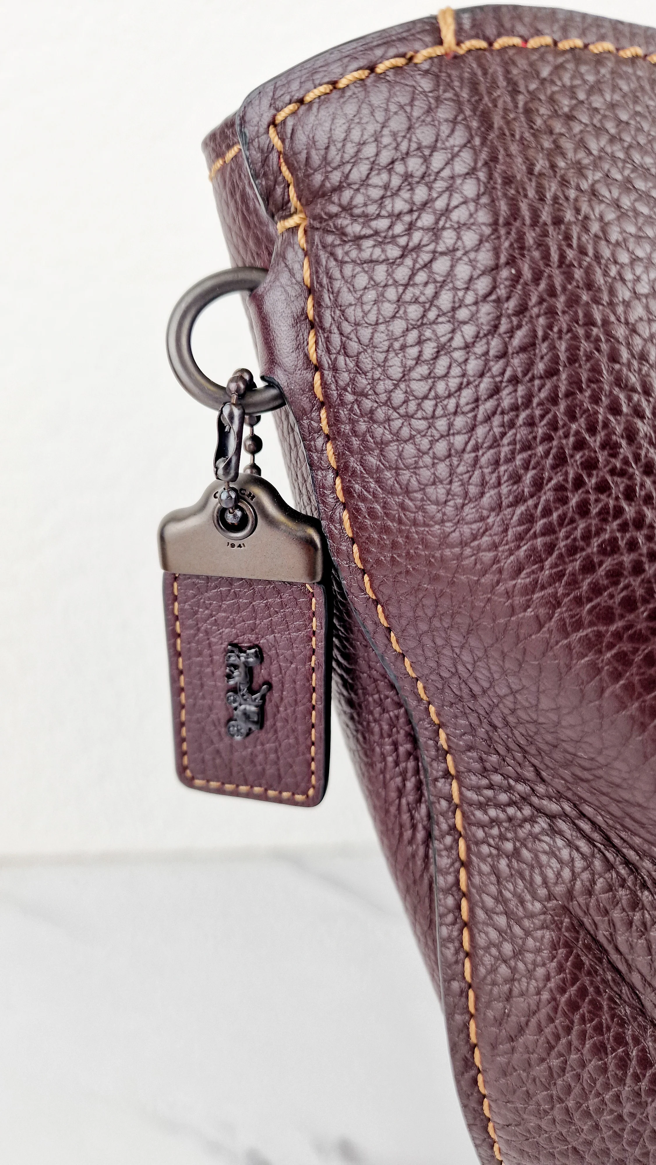 Coach 1941 Duffle Bag in Oxblood Brown Pebble Leather - Crossbody bag - Coach 58019 - Image 3