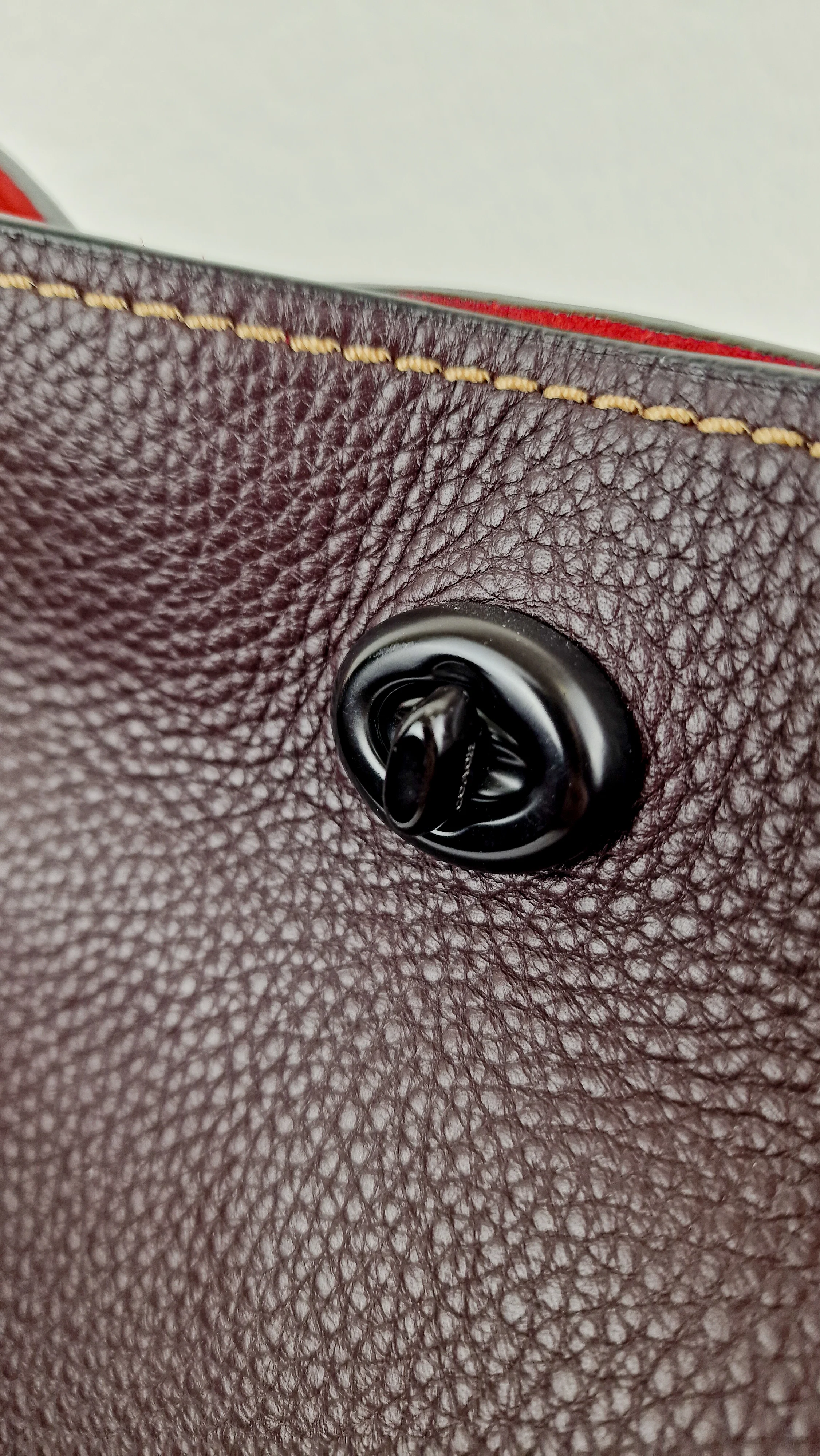 Coach 1941 Duffle Bag in Oxblood Brown Pebble Leather - Crossbody bag - Coach 58019 - Image 4