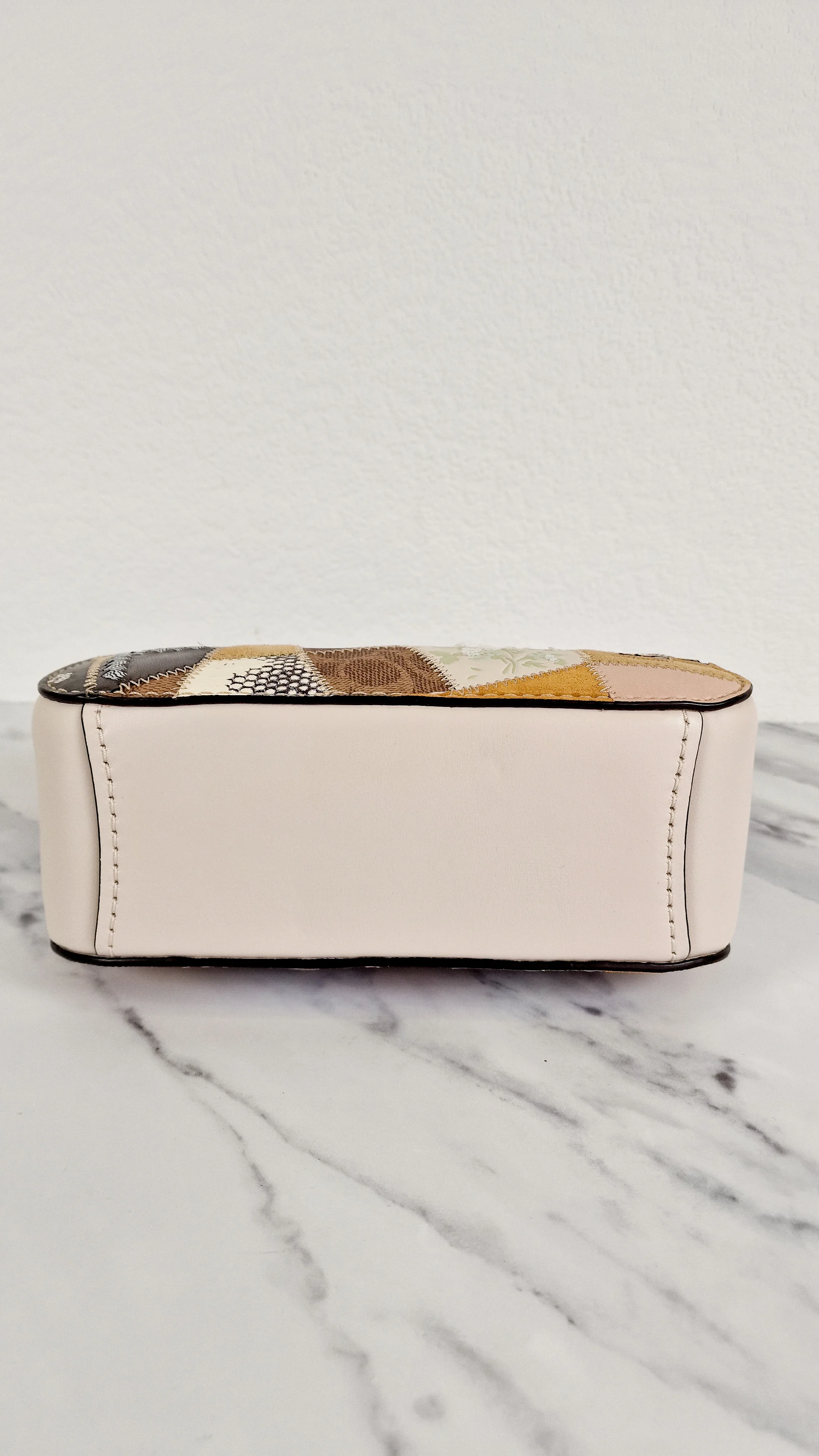 Coach 1941 Frame Bag 23 with Kisslock & Signature Patchwork in Smooth Chalk White Leather - Crossbody Handbag - Coach 69024 - Image 11