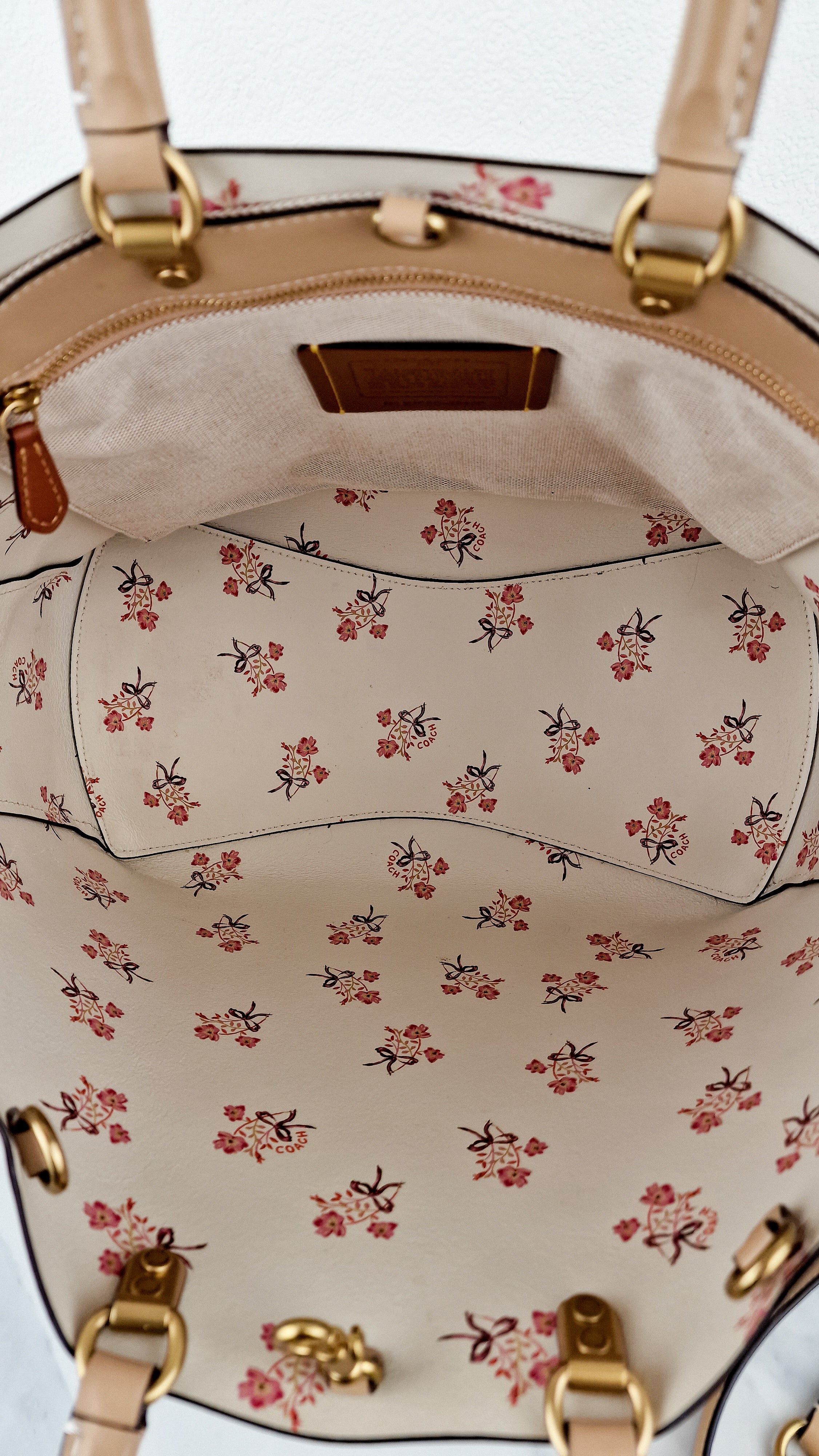 Coach 1941 Rogue Tote Bag With Floral Bow Lining in Beechwood Smooth Leather Handbag Shoulder Bag - Coach 28430 - Image 19