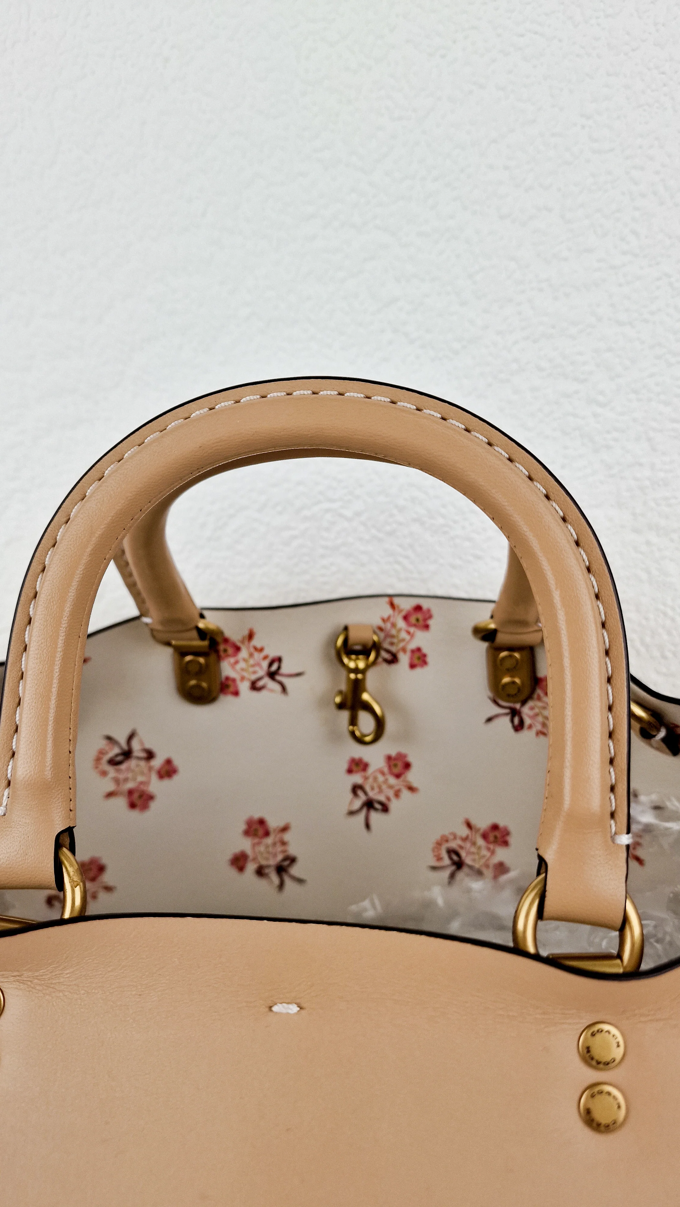 Coach 1941 Rogue Tote Bag With Floral Bow Lining in Beechwood Smooth Leather Handbag Shoulder Bag - Coach 28430 - Image 8