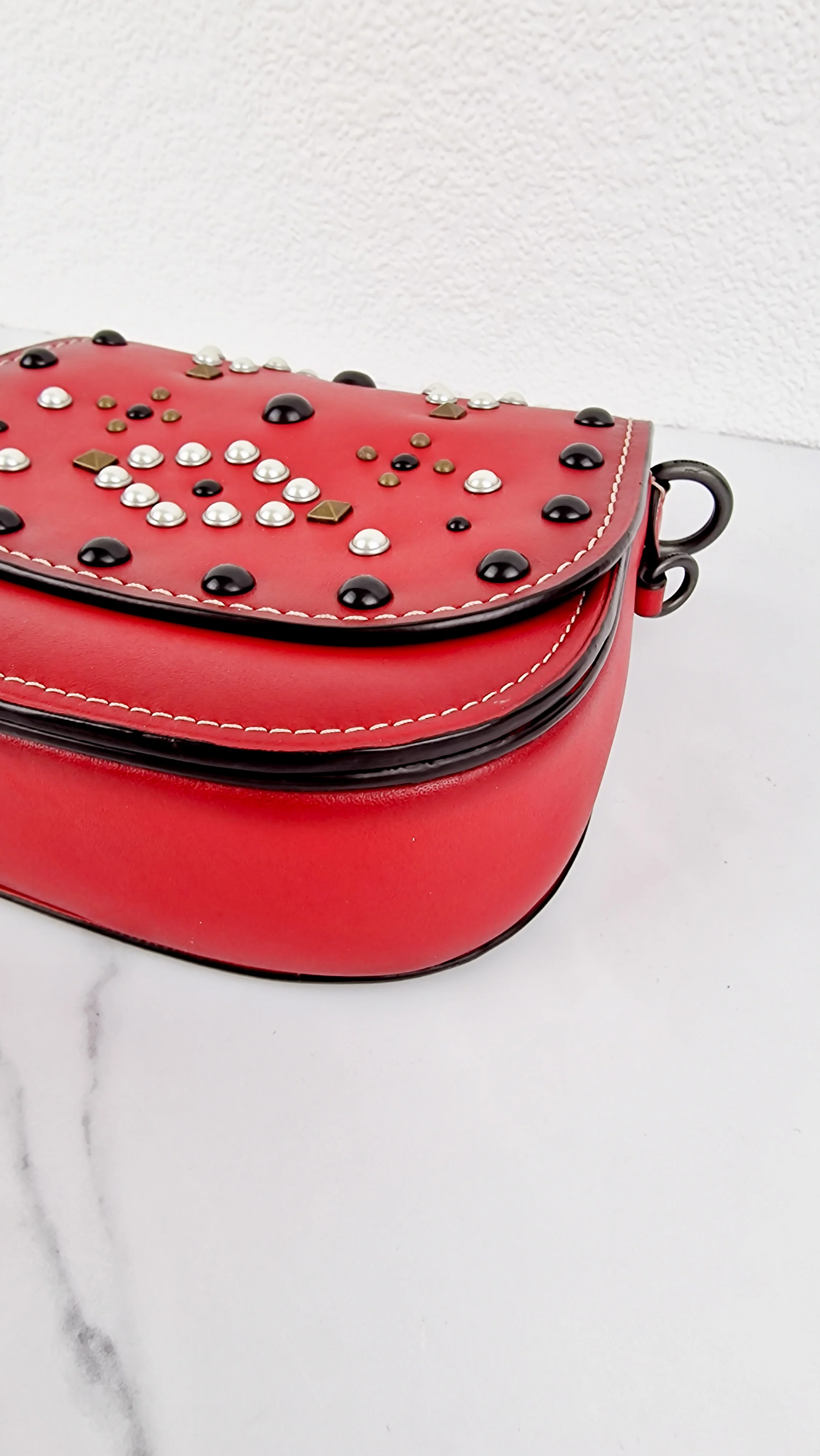 Coach 1941 Saddle 17 With Western Rivets in Red Leather Crossbody Bag - Coach 56564 - Image 5
