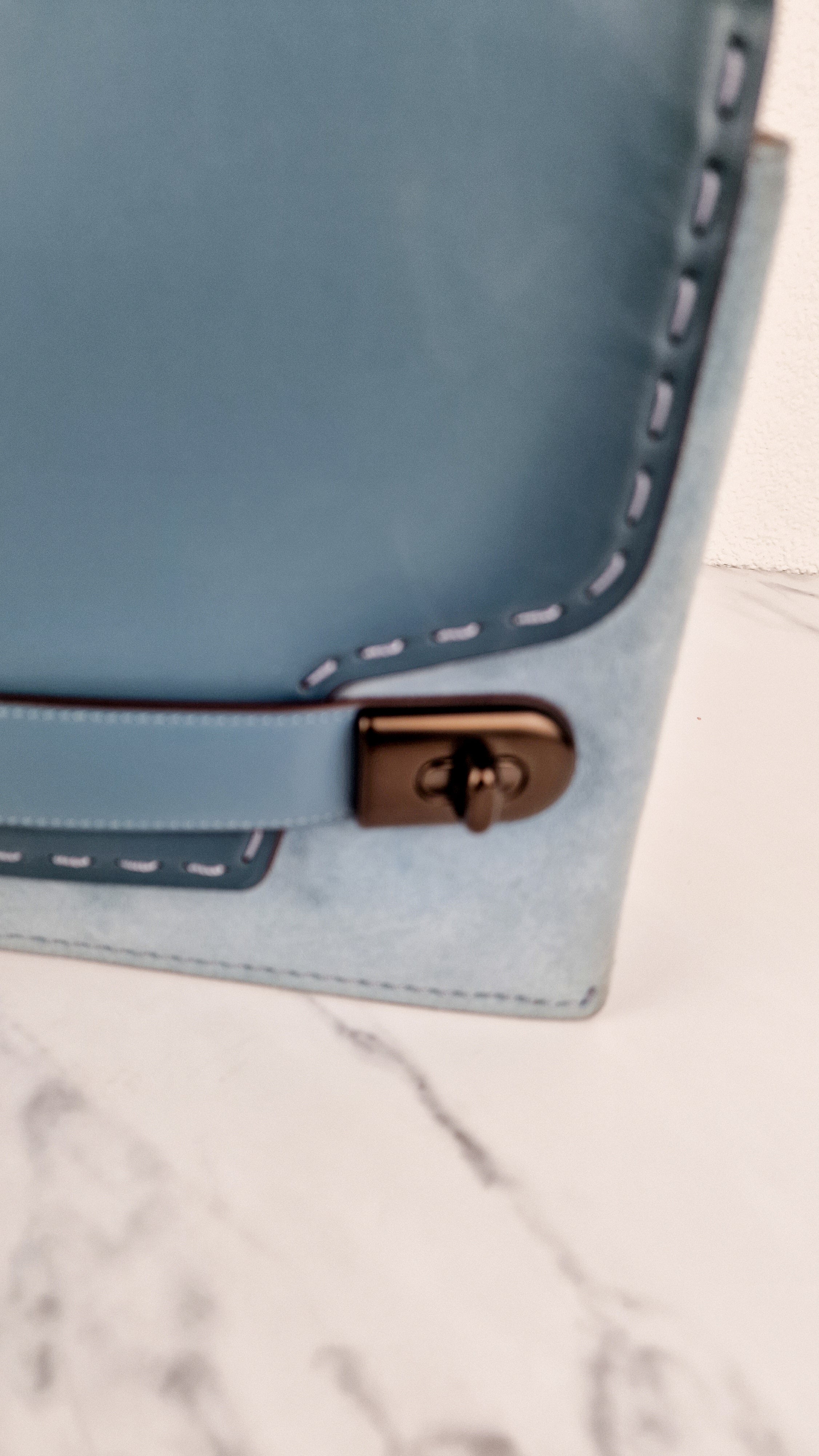 Coach 1941 Swagger Crossbody Chambray Blue Suede & Smooth Leather - Clutch Shoulder Bag Coach 25833 - Image 2