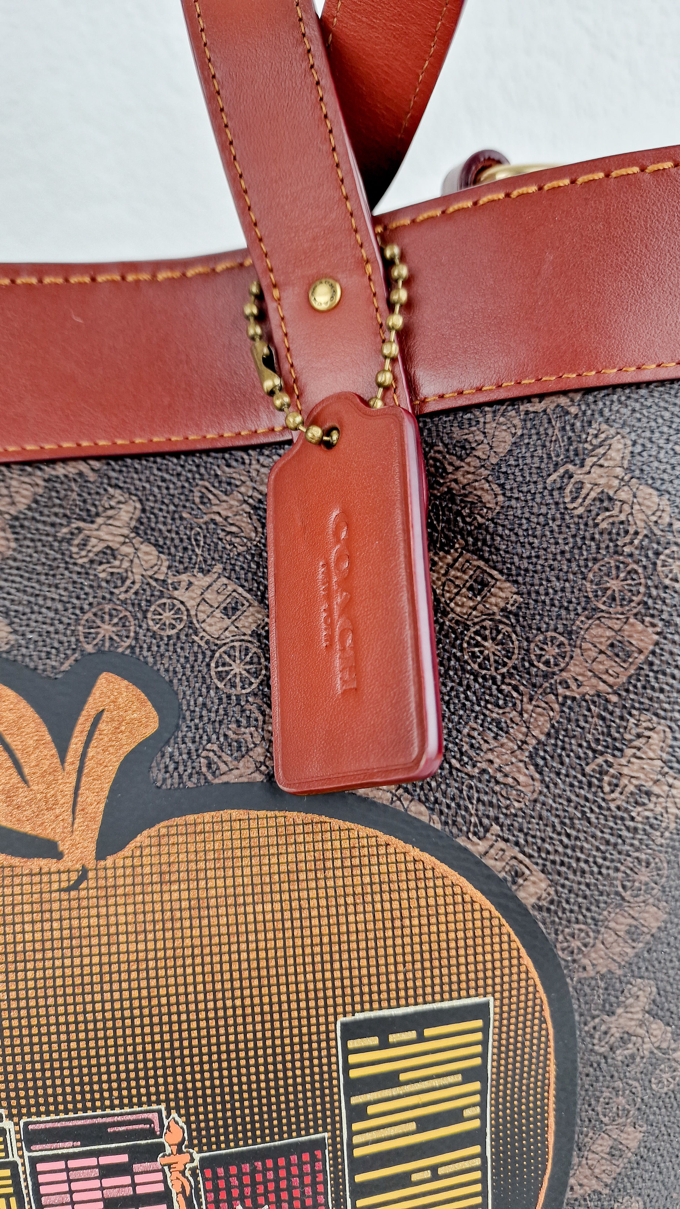 Coach Field Tote Bag In Signature Coated Canvas With Big Apple Skyline New York Saddle Brown Tan Truffle Rust - Handbag Coach C0769 - Image 11