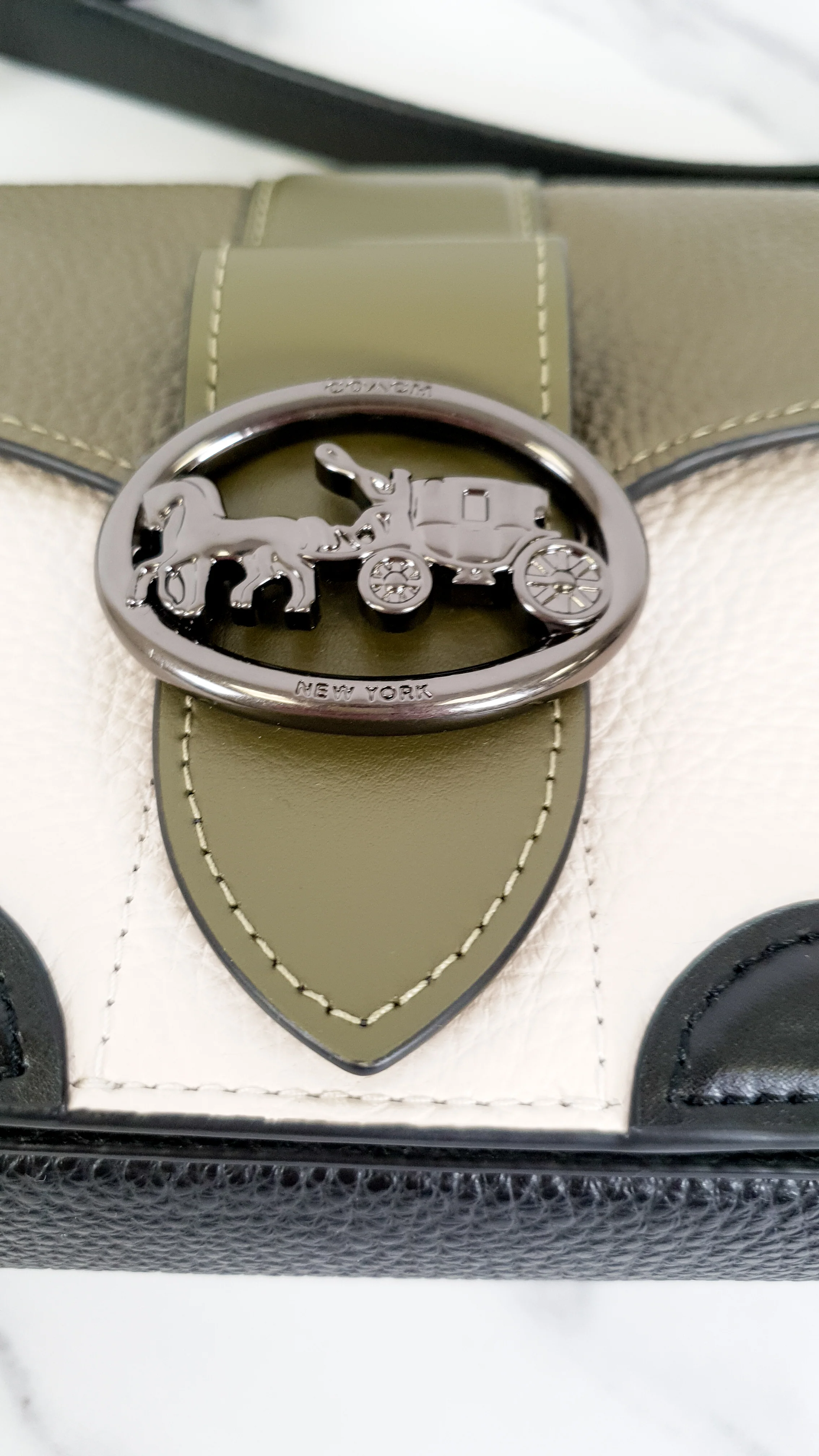 Coach Georgie Shoulder Bag in Colorblock Pebble Leather Kelp Green, Black & Chalk - Army green Coach 6019 - Image 14