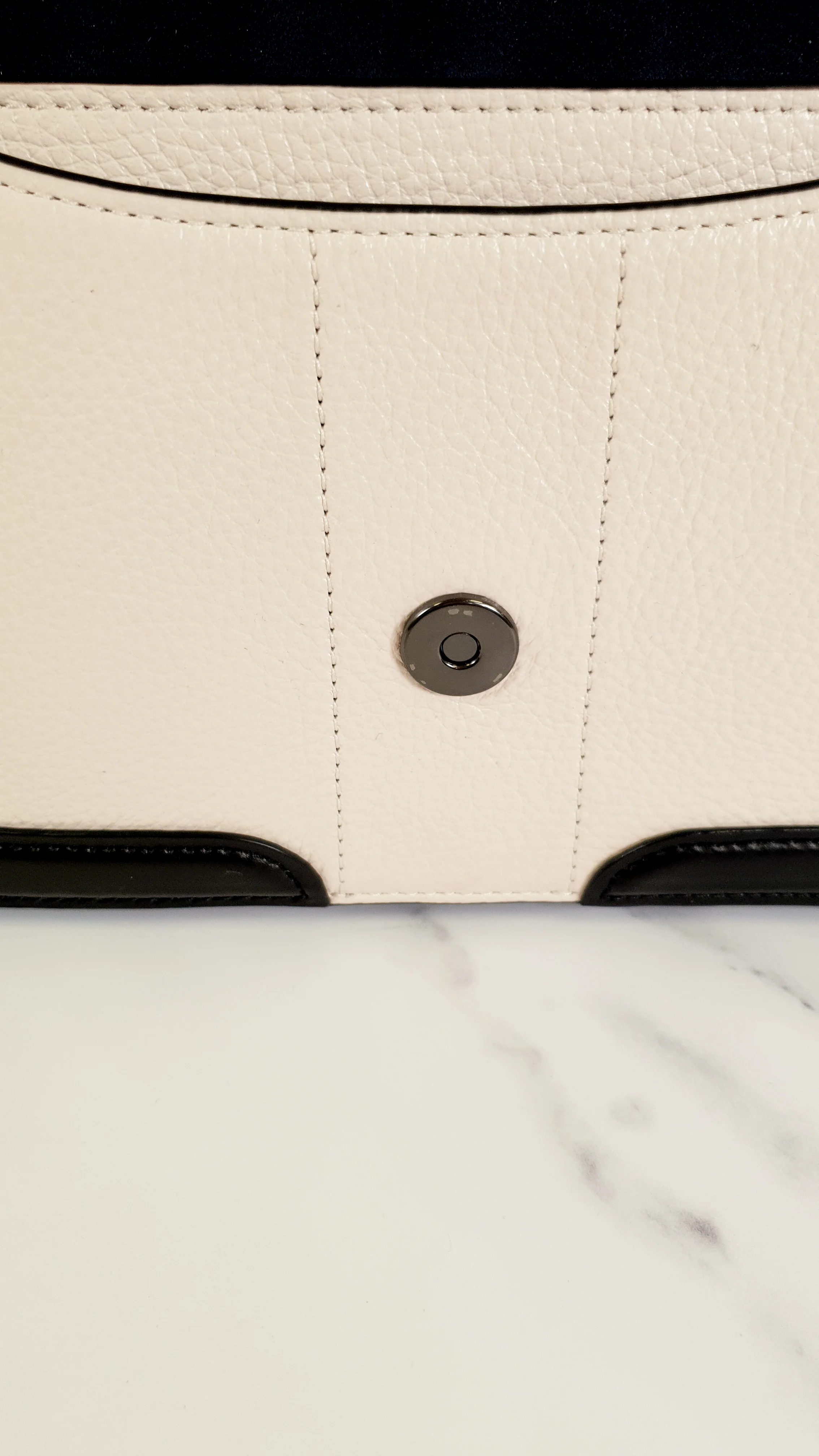 Coach Georgie Shoulder Bag in Colorblock Pebble Leather Kelp Green, Black & Chalk - Army green Coach 6019 - Image 16