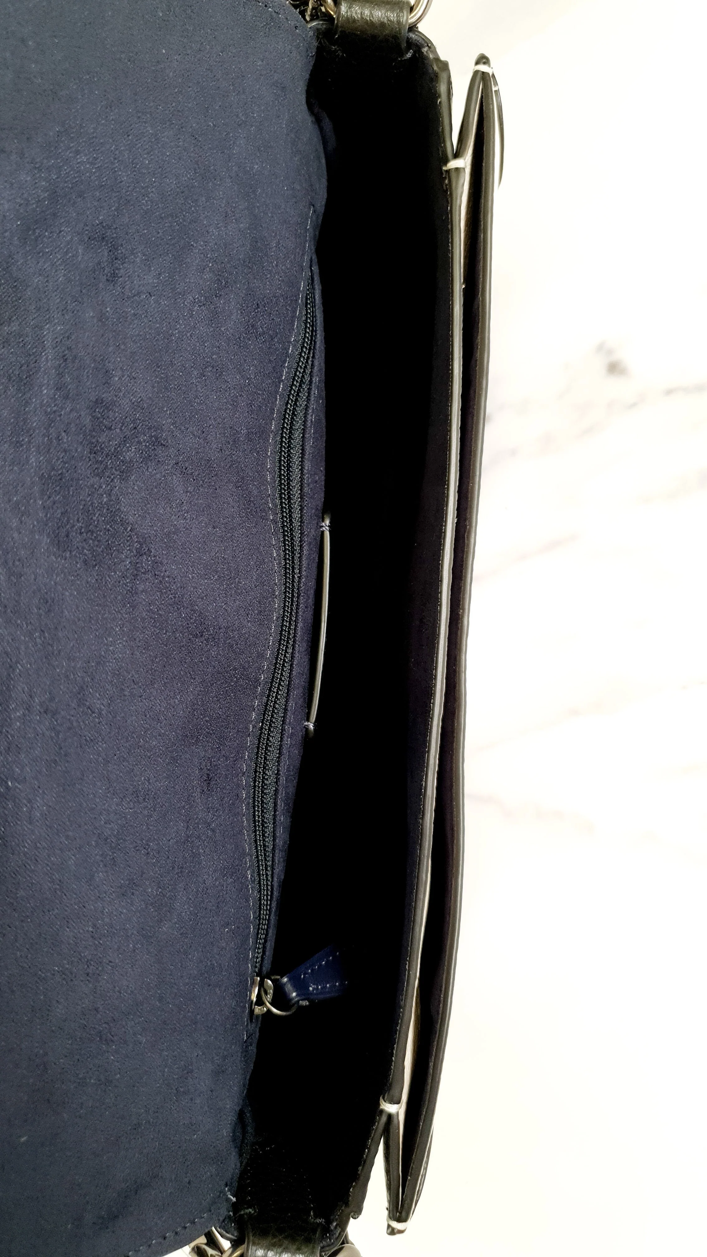 Coach Georgie Shoulder Bag in Colorblock Pebble Leather Kelp Green, Black & Chalk - Army green Coach 6019 - Image 17