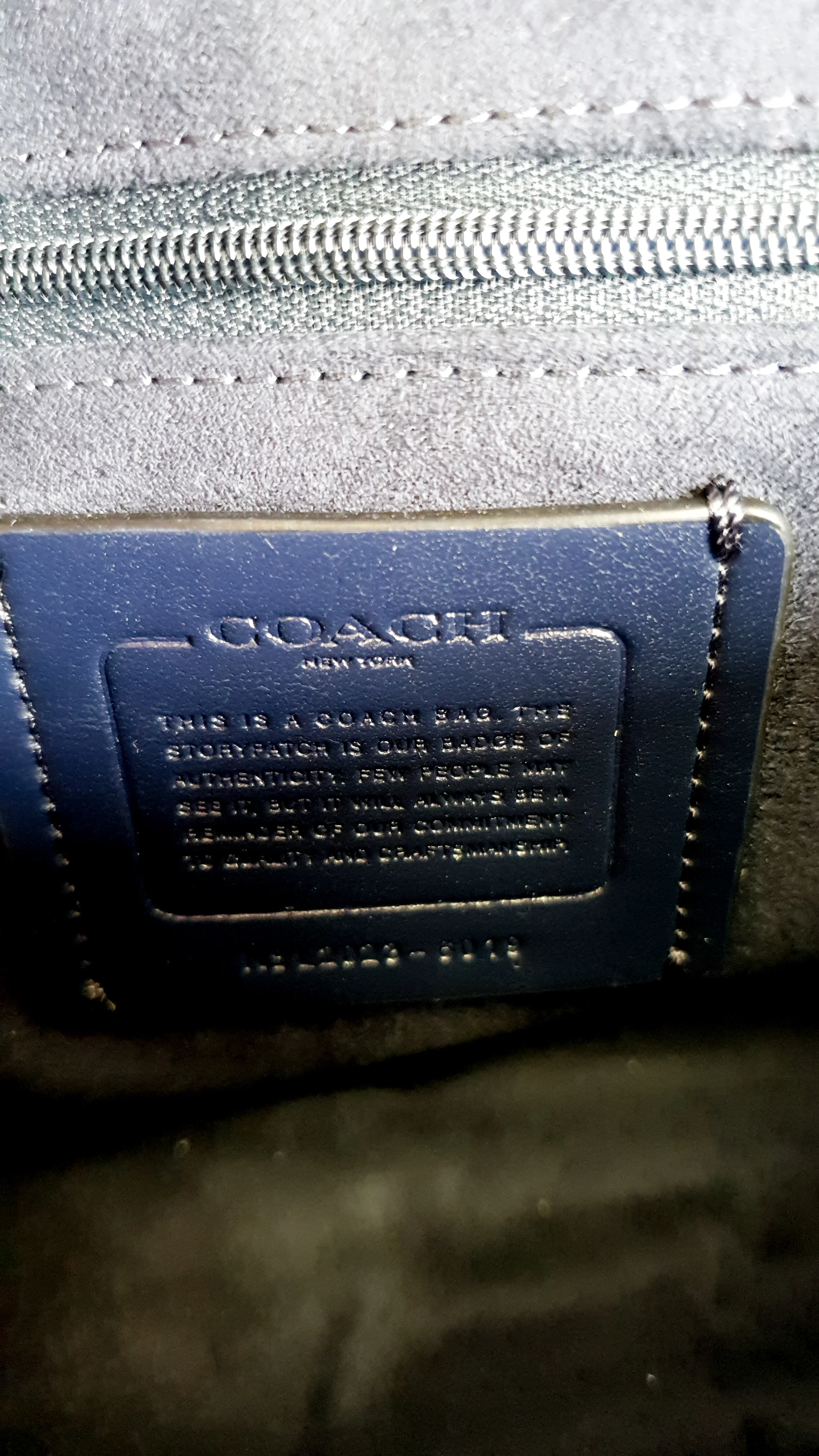 Coach Georgie Shoulder Bag in Colorblock Pebble Leather Kelp Green, Black & Chalk - Army green Coach 6019 - Image 18