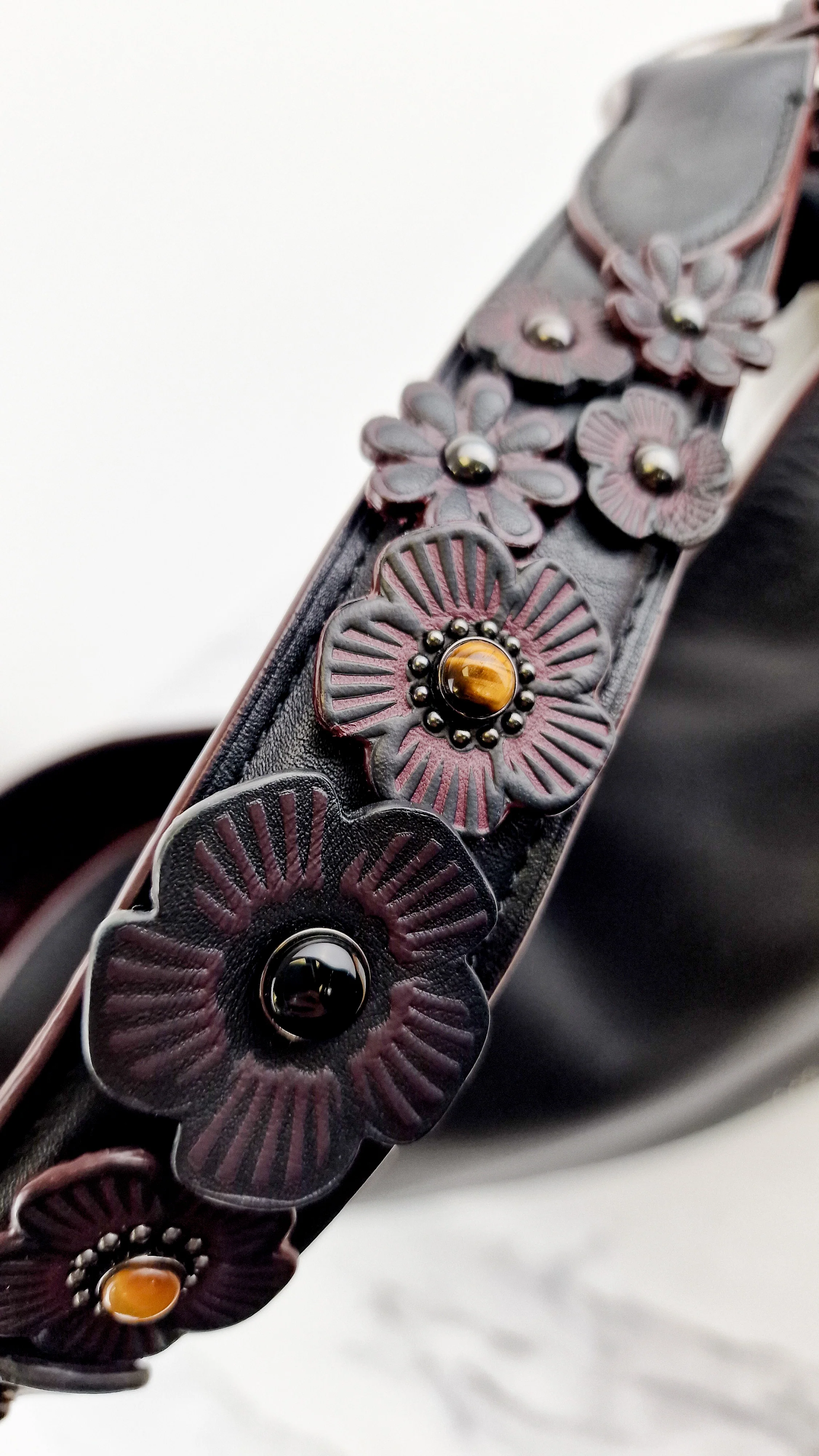 Coach Nomad Hobo in Black with Tea Rose Details Willow - Crossbody Shoulder Bag - Coach 55543 - Image 12