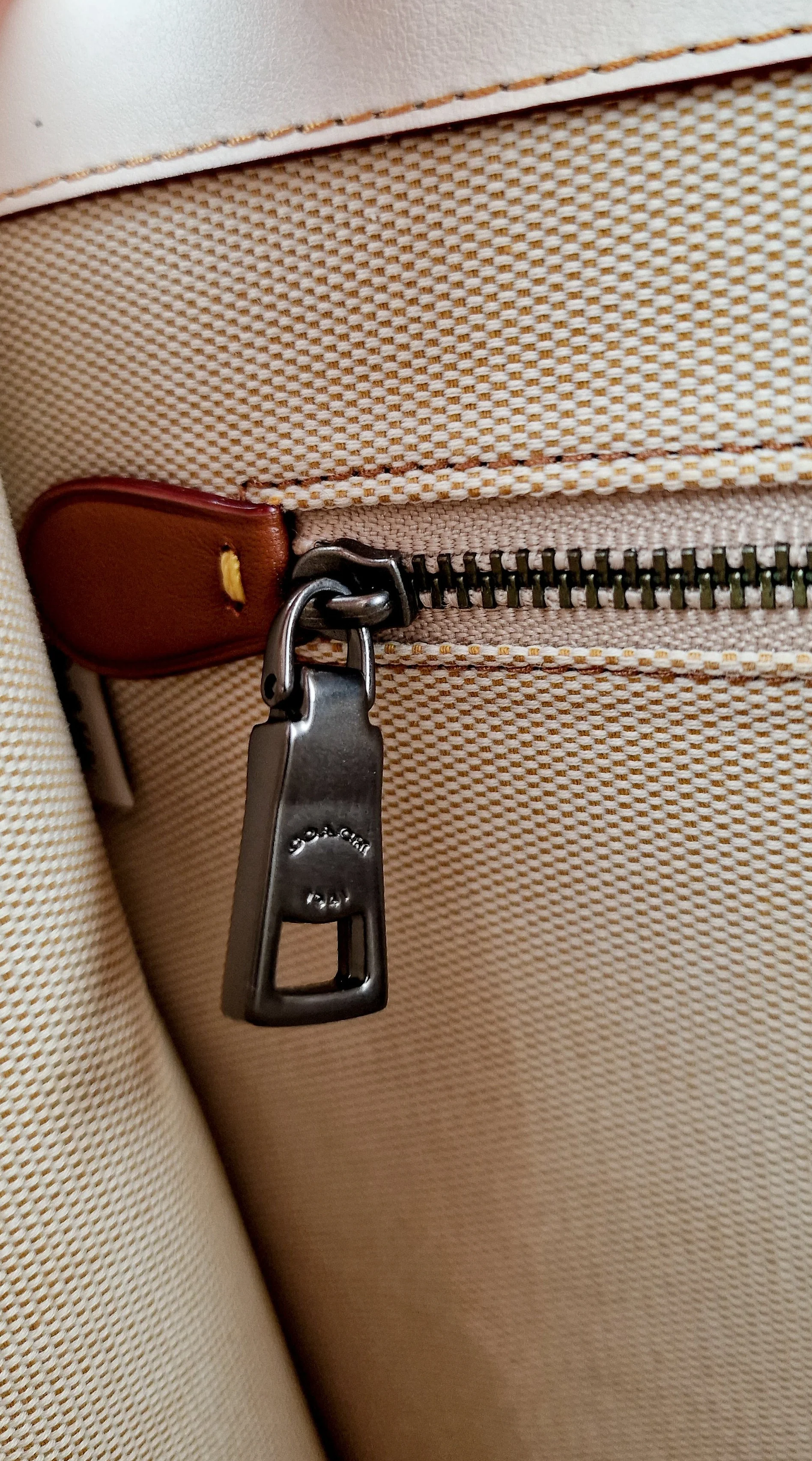 Coach Originals Willis Station Bag in Chalk Smooth Glovetanned Leather Tophandle Sample Bag - Image 17