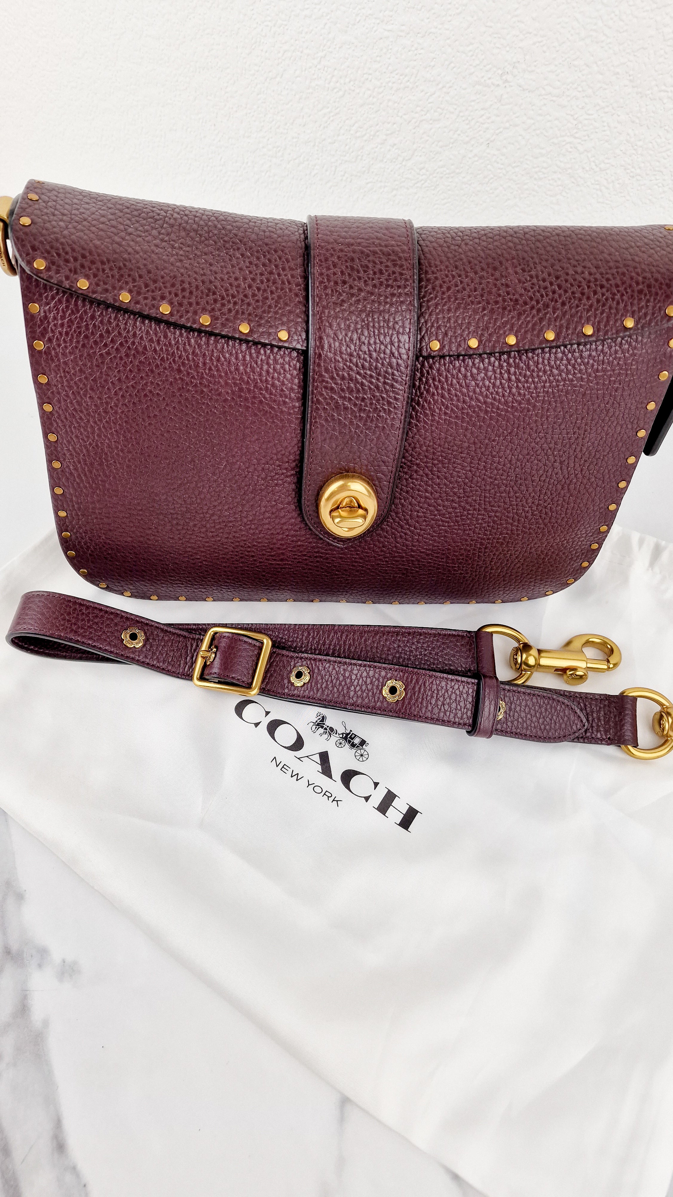 Coach 1941 Page 27 With Border Rivets in Oxblood Brown Pebble Leather - Coach 31929 - Image 19