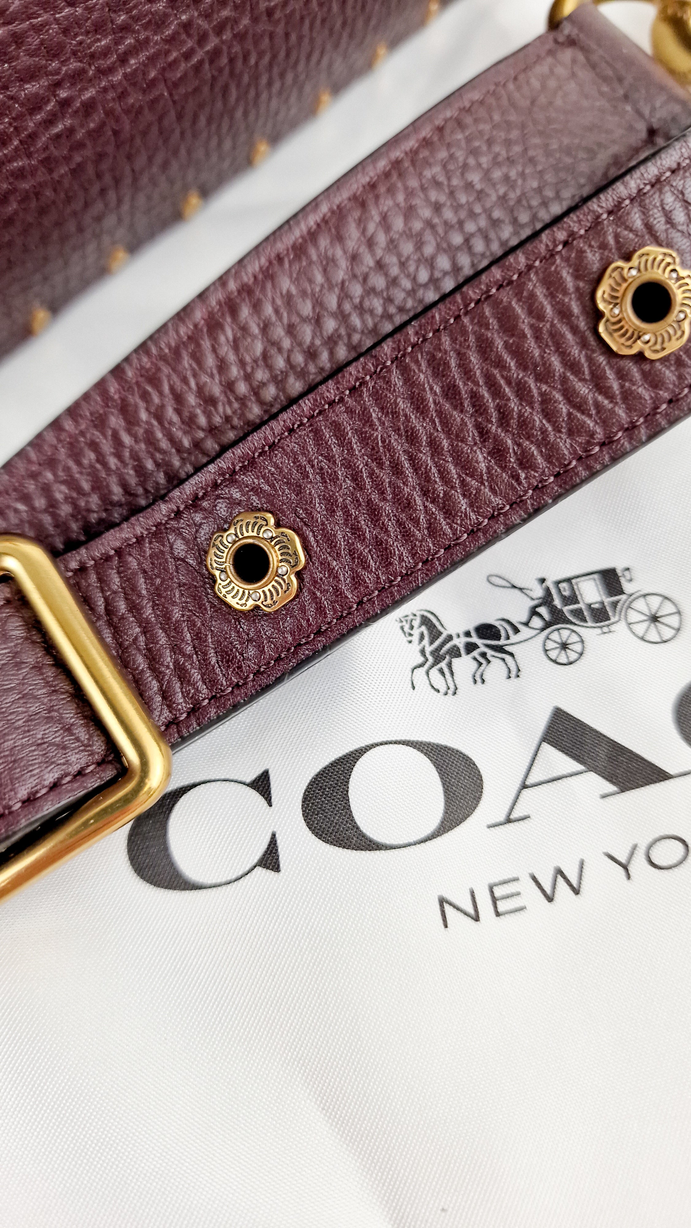 Coach 1941 Page 27 With Border Rivets in Oxblood Brown Pebble Leather - Coach 31929 - Image 20