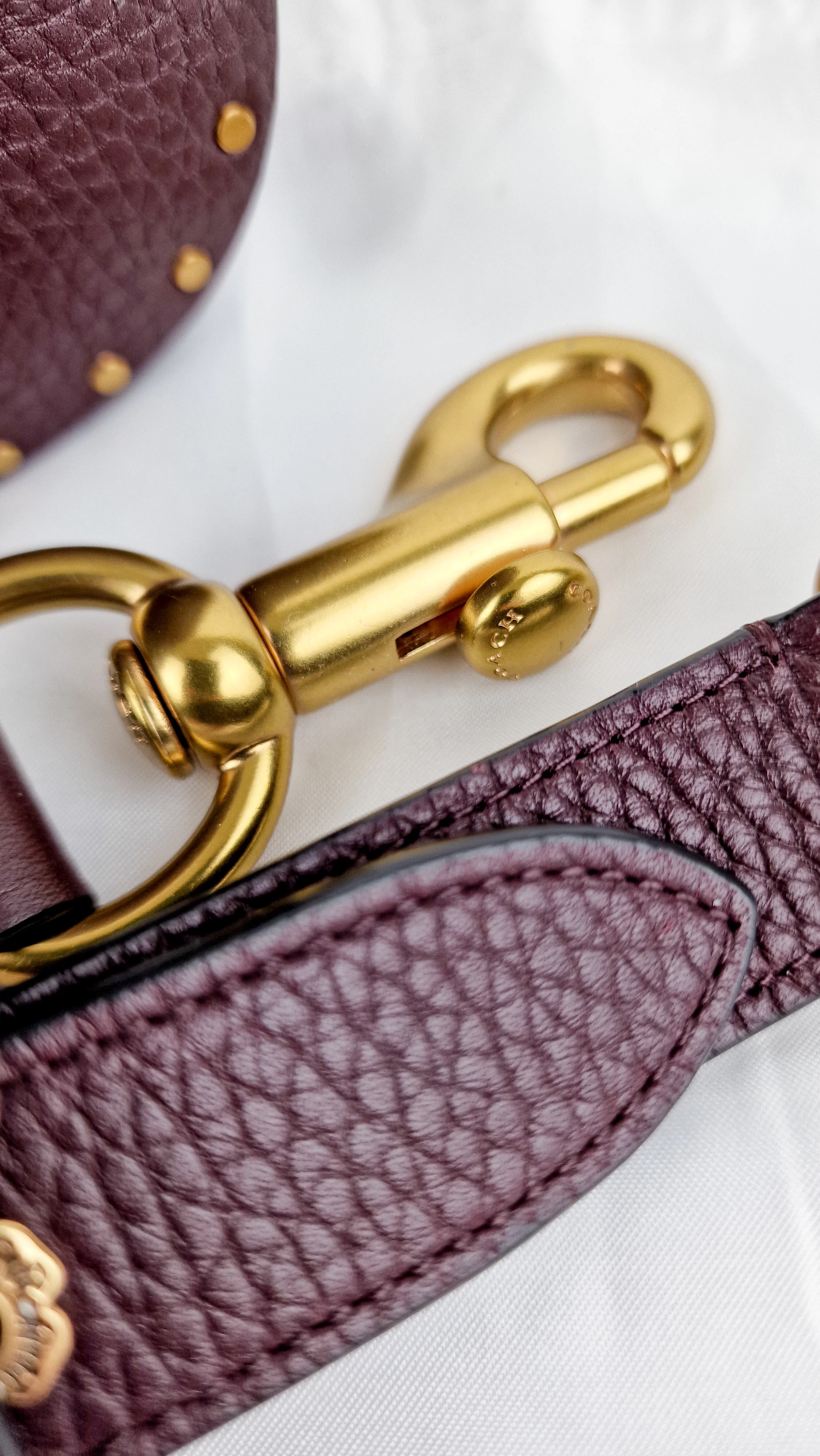 Coach 1941 Page 27 With Border Rivets in Oxblood Brown Pebble Leather - Coach 31929 - Image 21