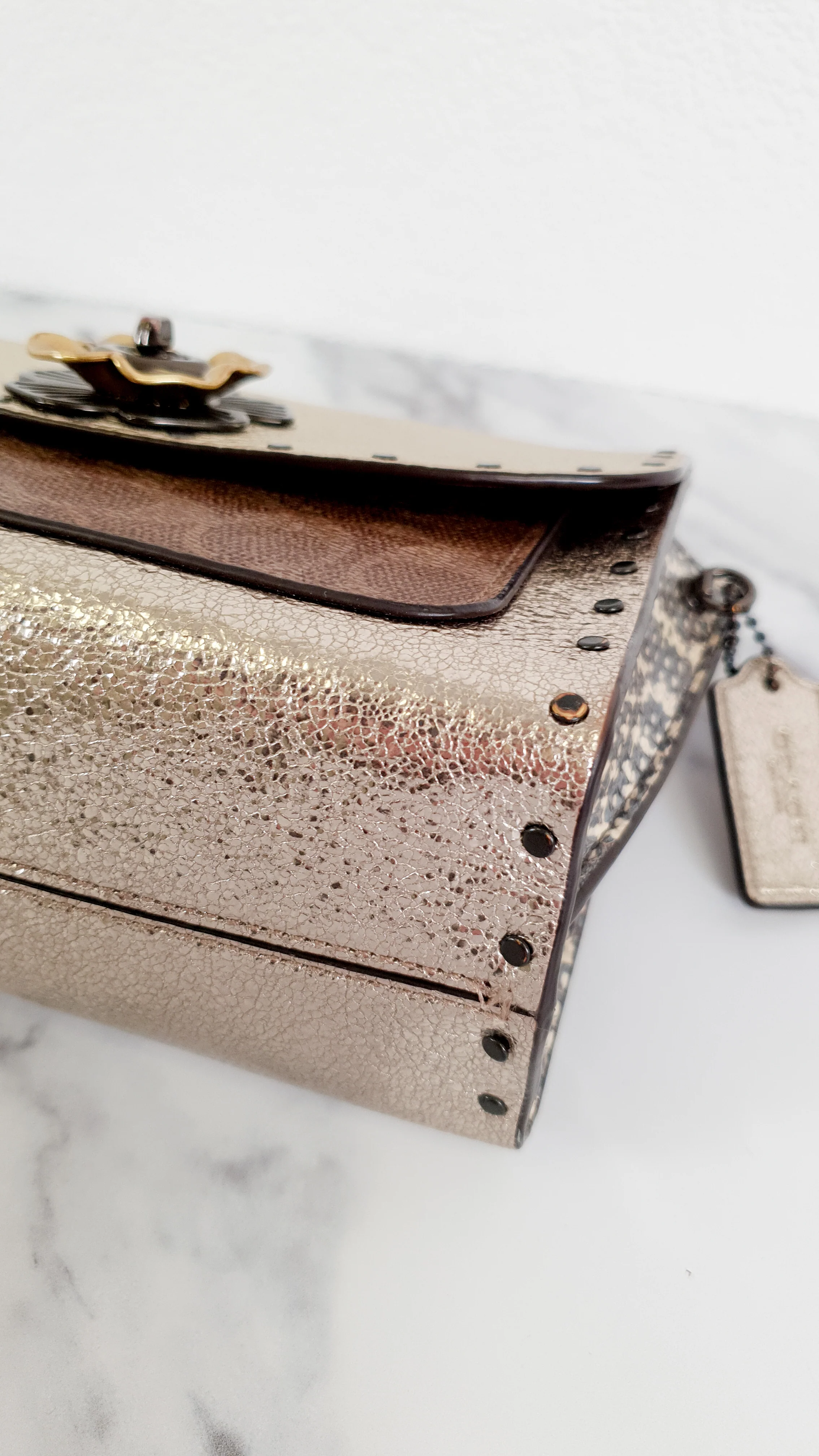 Coach Parker 18 in Signature Canvas With Tea Rose Turnlock, Border Rivets, Snakeskin Detail & Metallic Leather - Shoulder Bag Crossbody Bag Champagne Platinum Beige - Coach 39680 - Image 11
