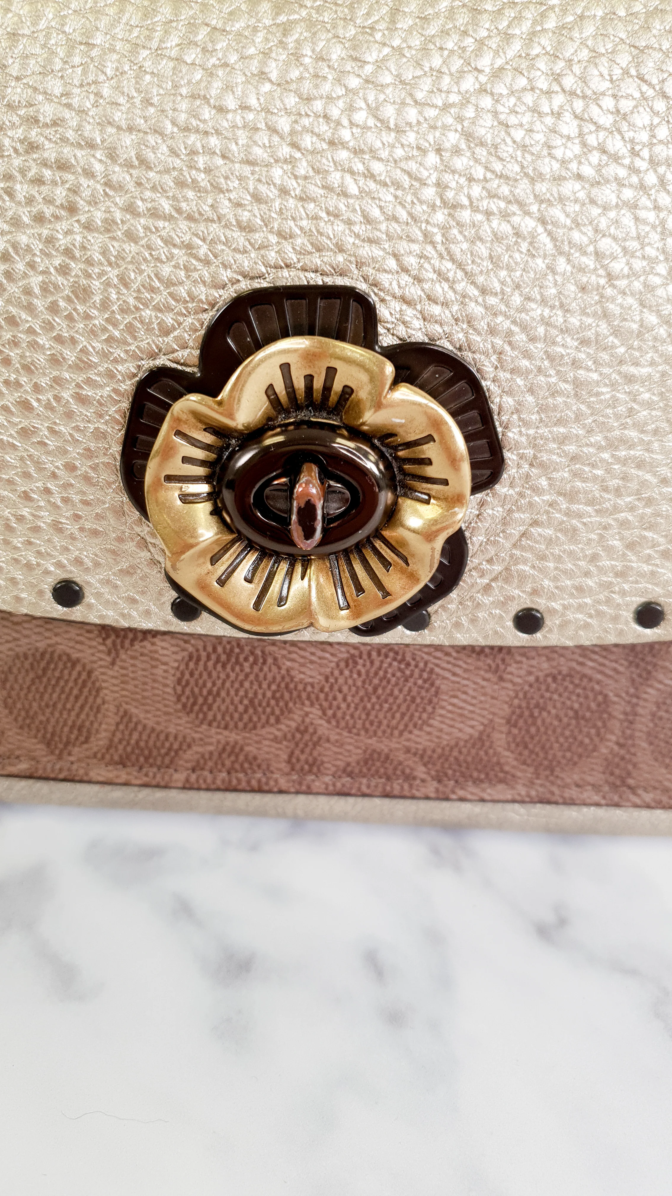 Coach Parker 18 in Signature Canvas With Tea Rose Turnlock, Border Rivets, Snakeskin Detail & Metallic Leather - Shoulder Bag Crossbody Bag Champagne Platinum Beige - Coach 39680 - Image 2