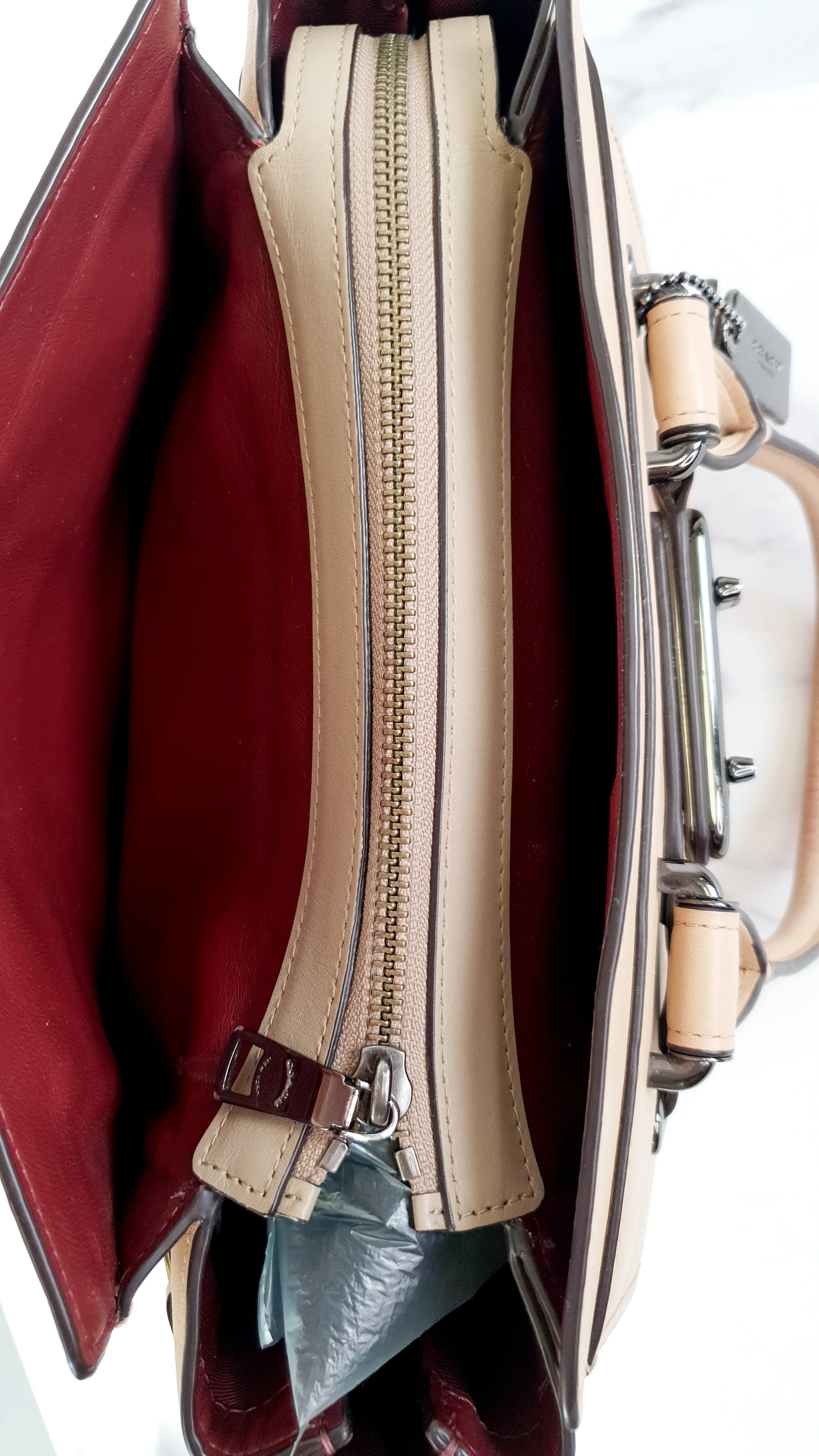 Coach Swagger 27 in Beechwood Glovetanned Leather with Link Detail - Coach 21351 - Image 17