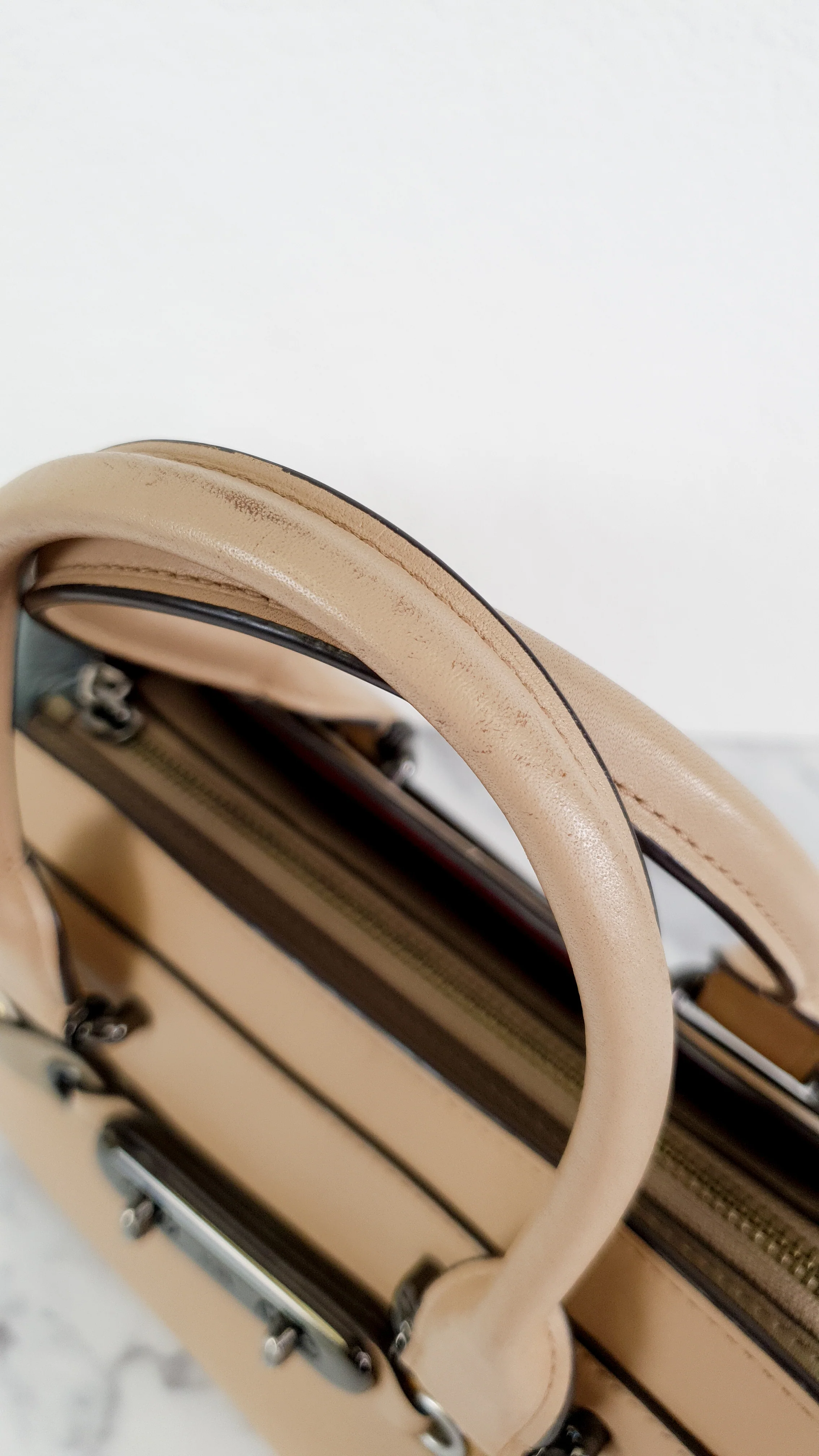 Coach Swagger 27 in Beechwood Glovetanned Leather with Link Detail - Coach 21351 - Image 5