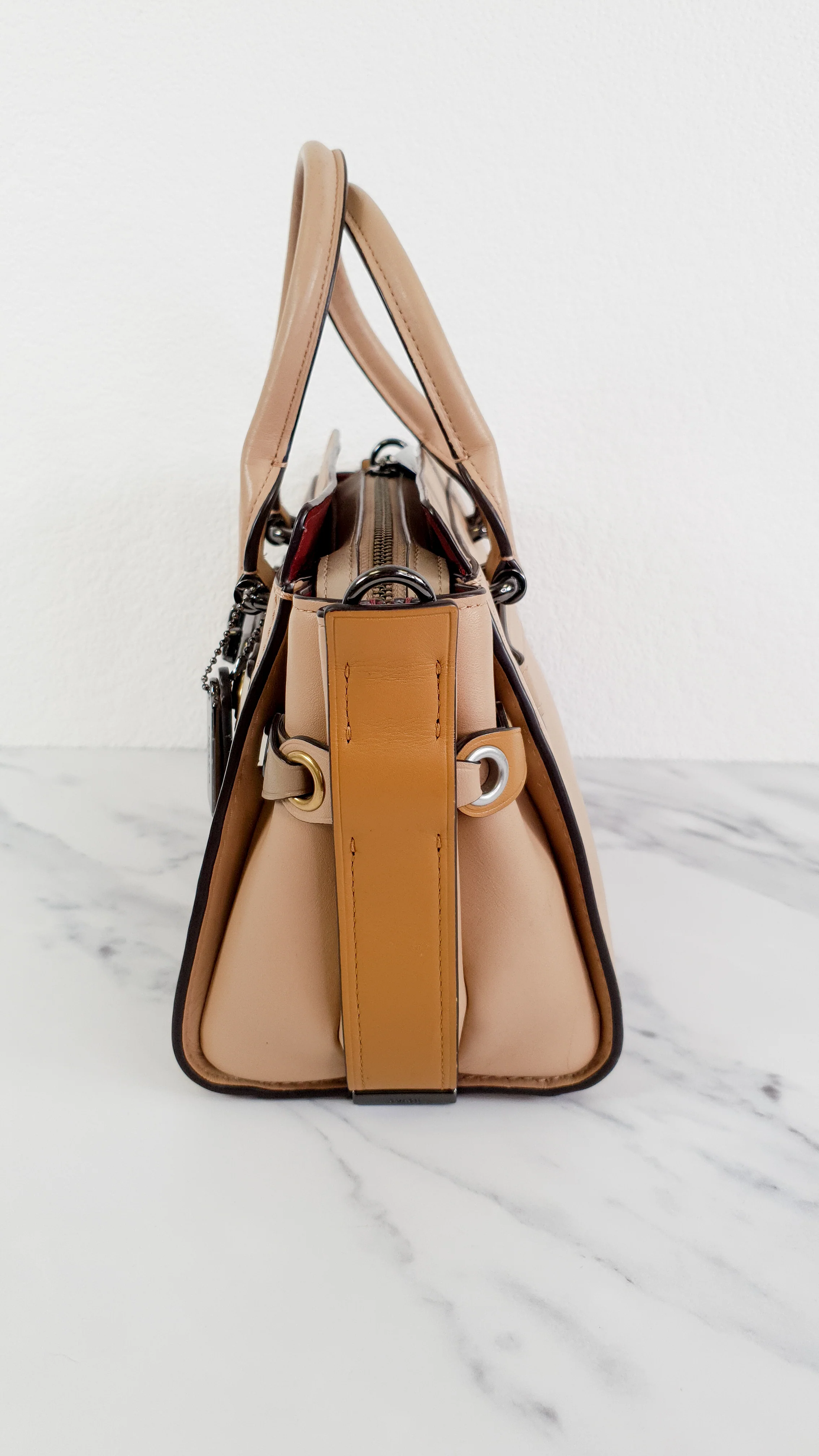Coach Swagger 27 in Beechwood Glovetanned Leather with Link Detail - Coach 21351 - Image 6