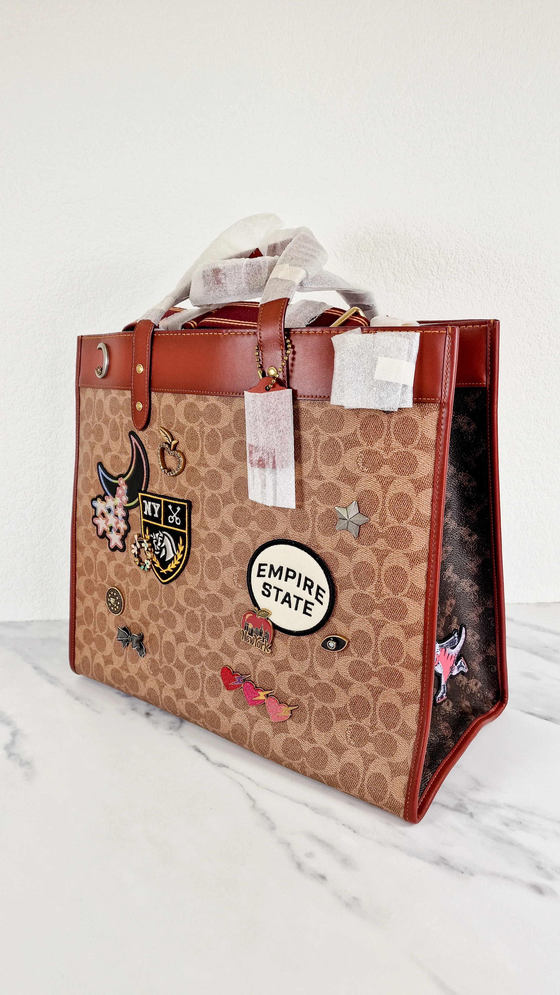 Field Tote 40 in Signature Canvas with Souvenir Patches and Pins Empire State Rexy - Tan Rust Saddle Brown Shoulder Bag Crossbody - Coach C0768 - Image 6