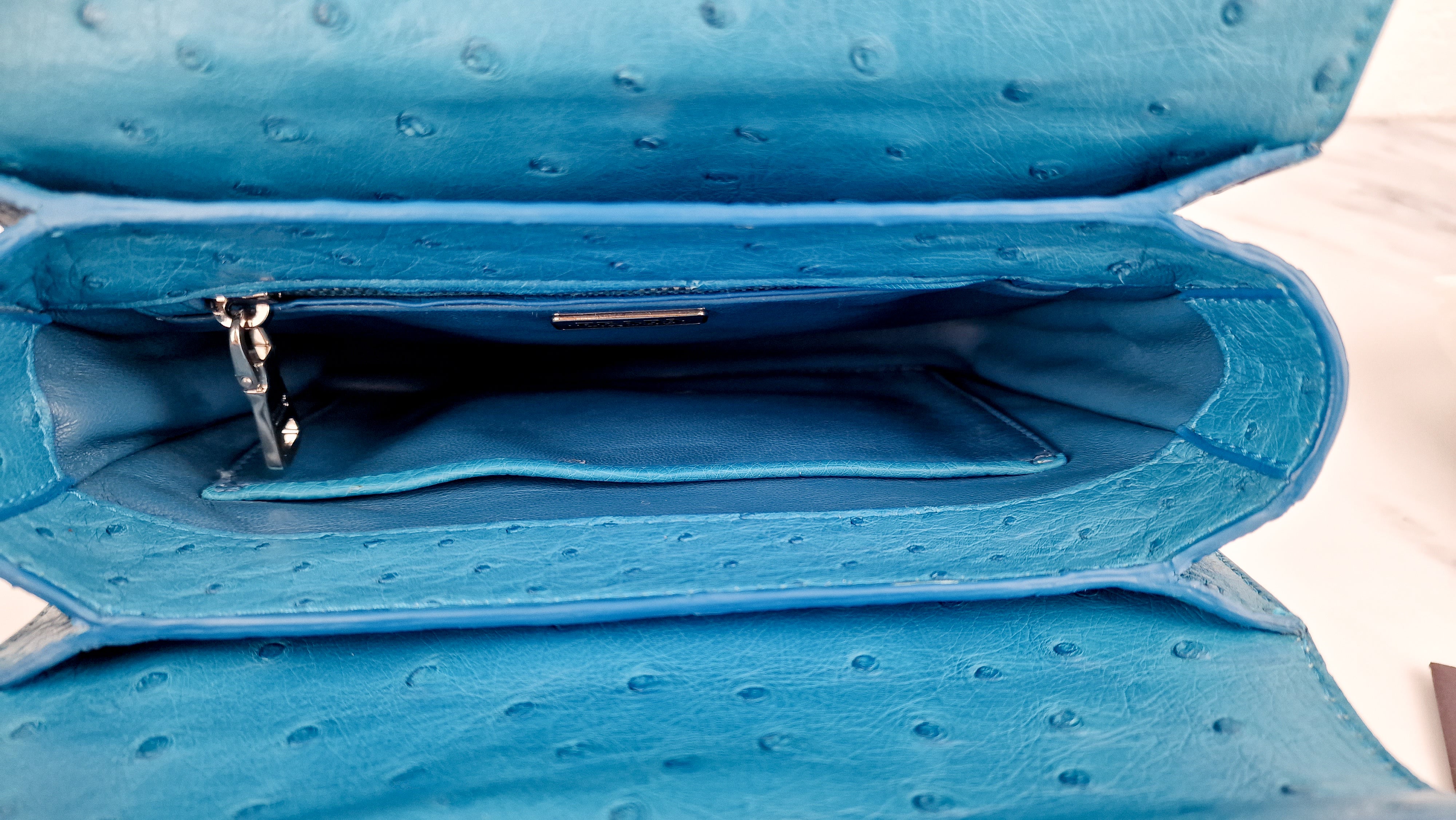 Prada Bag in Voyage Blue Ostrich Leather With Turnlock - RARE Handbag - Prada BN2708 Struzzo - Image 17