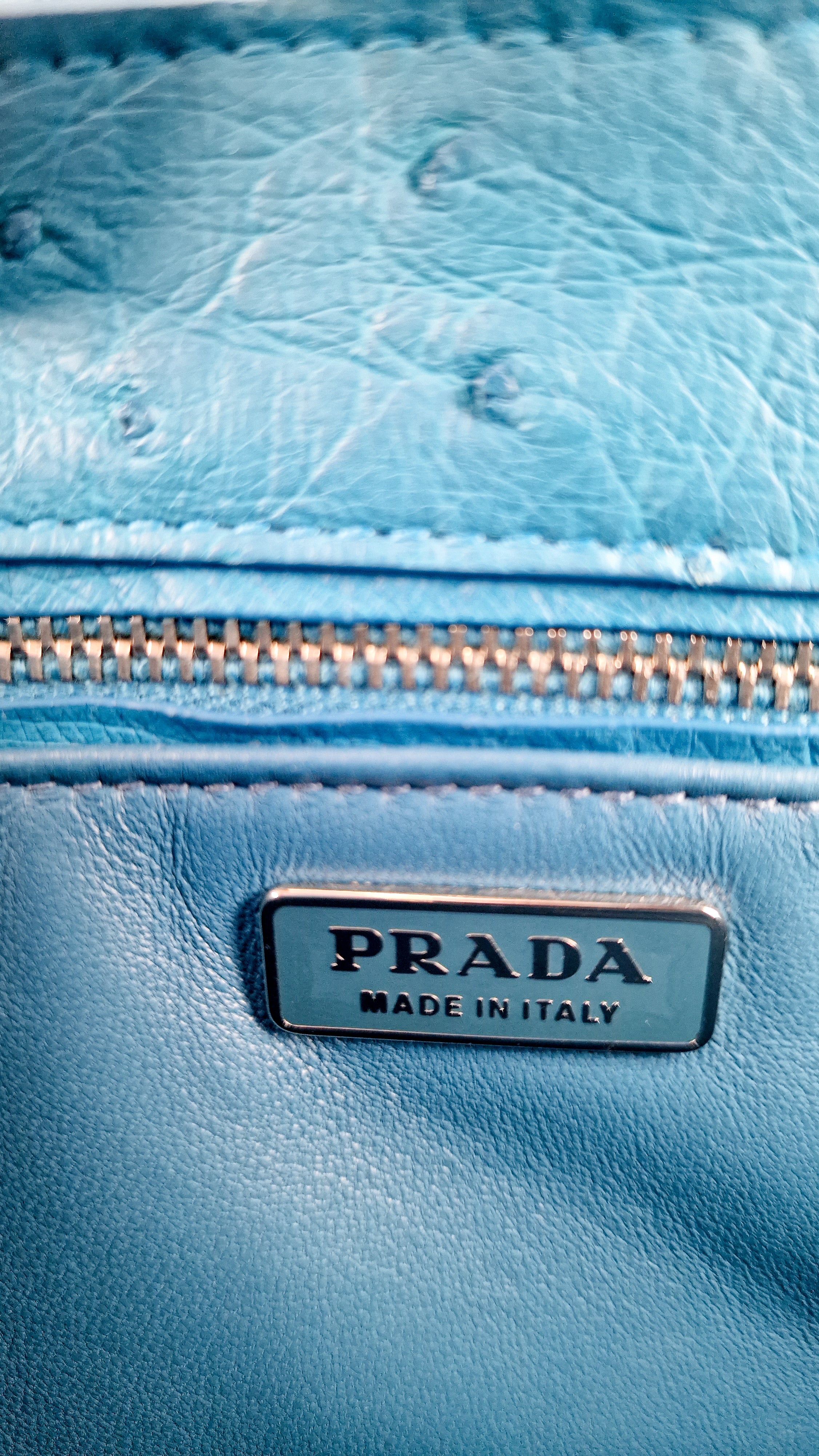 Prada Bag in Voyage Blue Ostrich Leather With Turnlock - RARE Handbag - Prada BN2708 Struzzo - Image 19