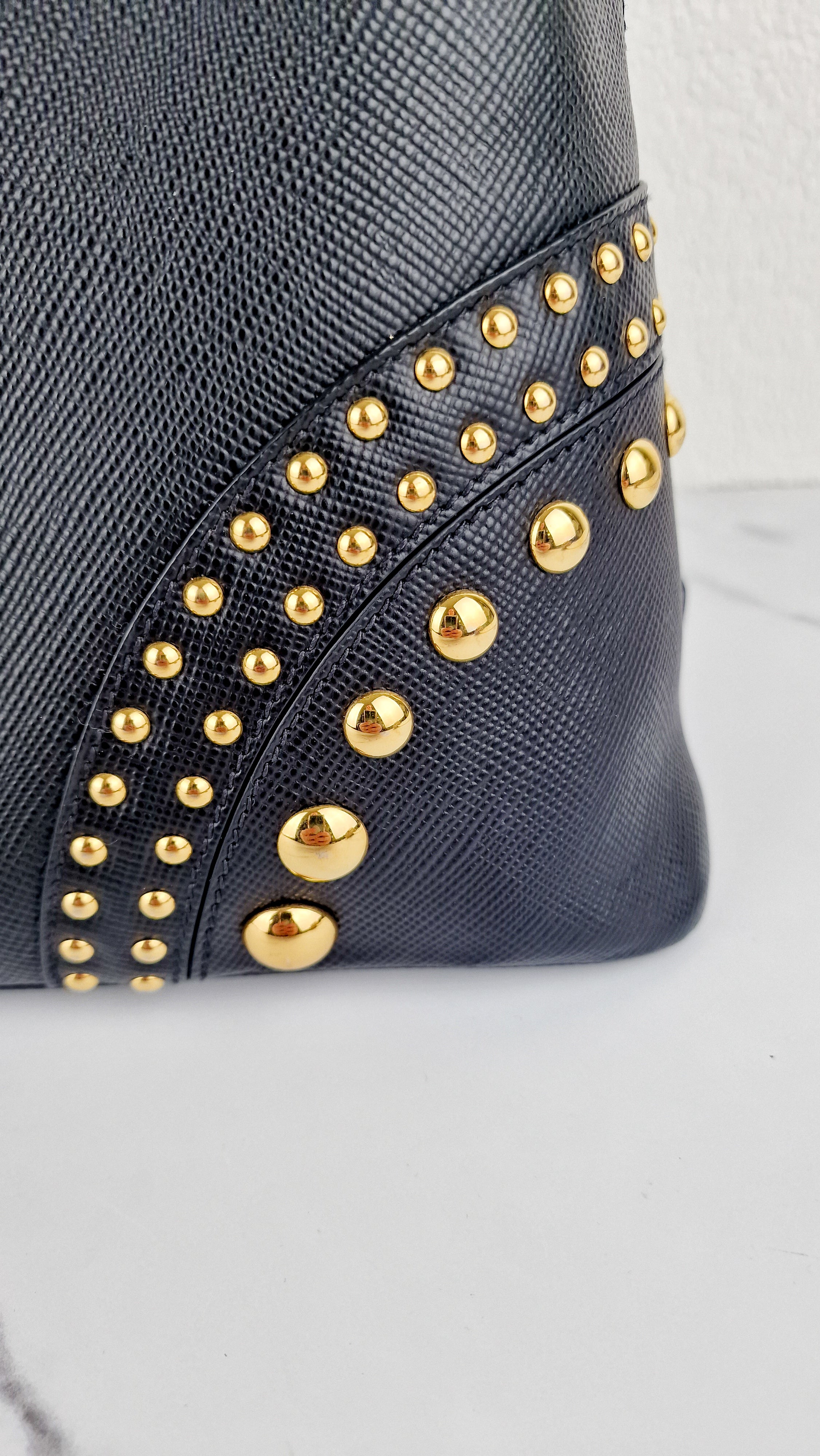 Prada Saffiano Cuir Handbag in Black Leather with Gold Studs - Handbag Prada BN2753 - Image 23