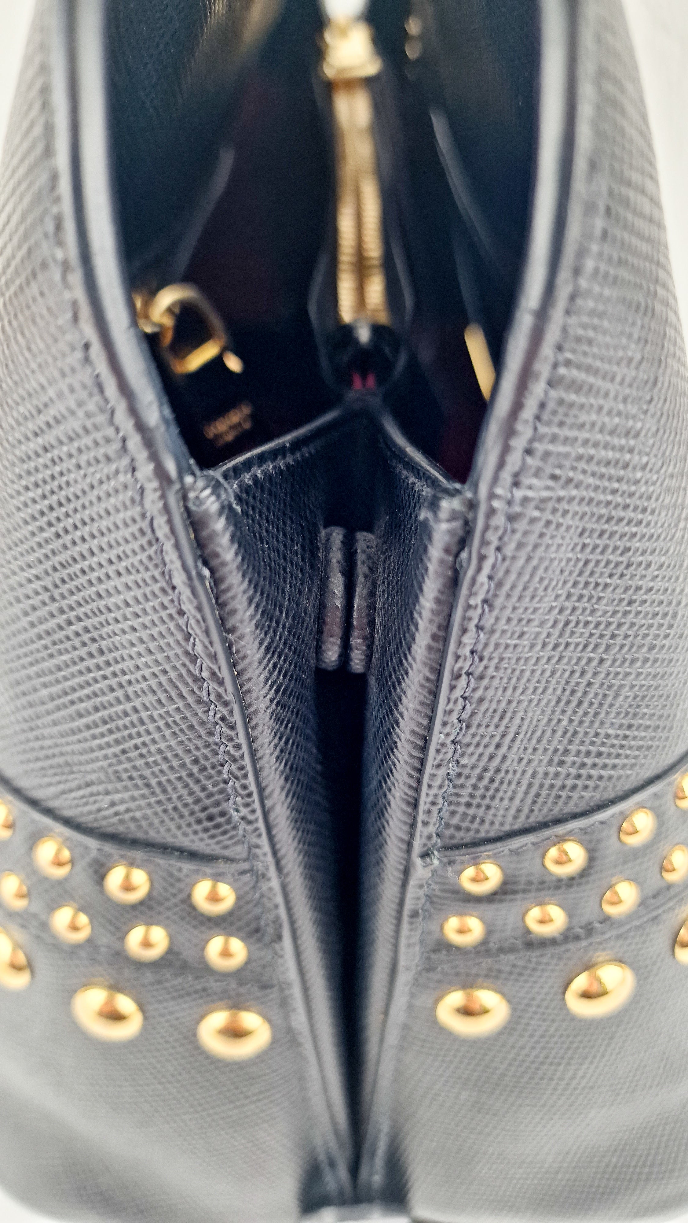 Prada Saffiano Cuir Handbag in Black Leather with Gold Studs - Handbag Prada BN2753 - Image 25