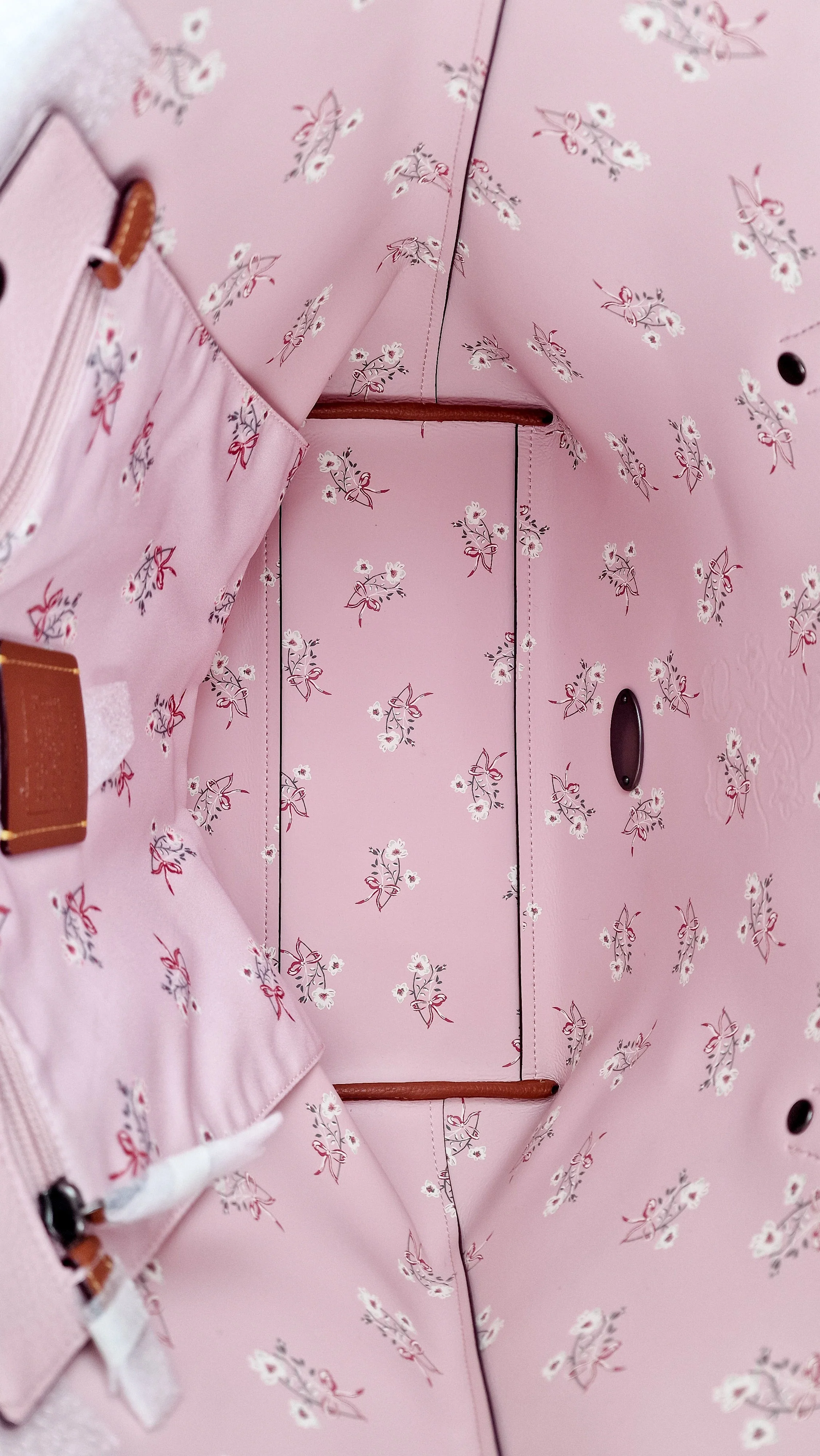 Disney x Coach Red Tote Bag with Mickey Mouse on Roller Skates LIMITED EDITION - Coach 69181 - Image 13