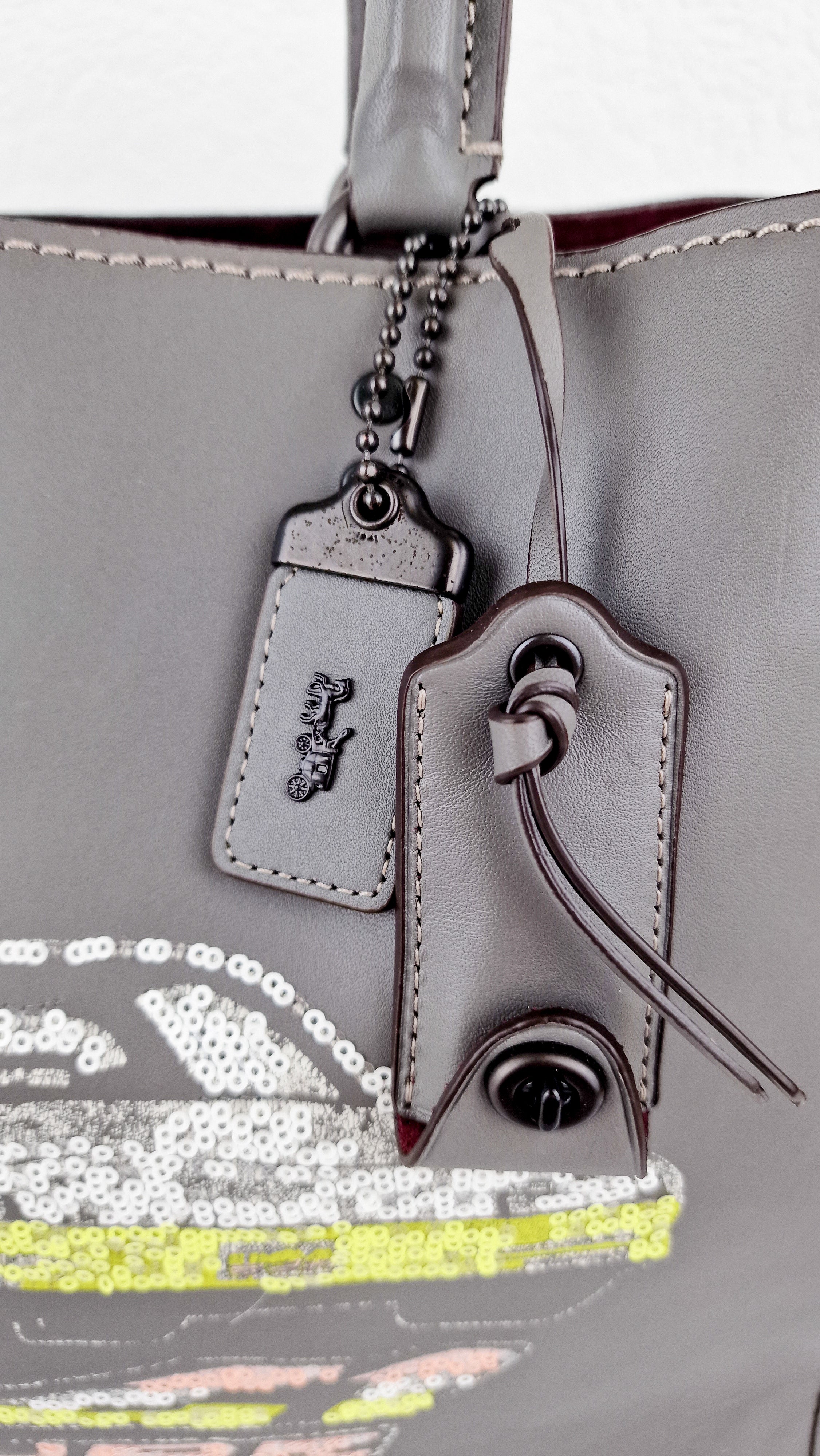 Coach Rogue 36 in Grey Glovetanned Leather with Car Embellishment - Shoulder Bag Handbag - Coach 58150 - Image 4