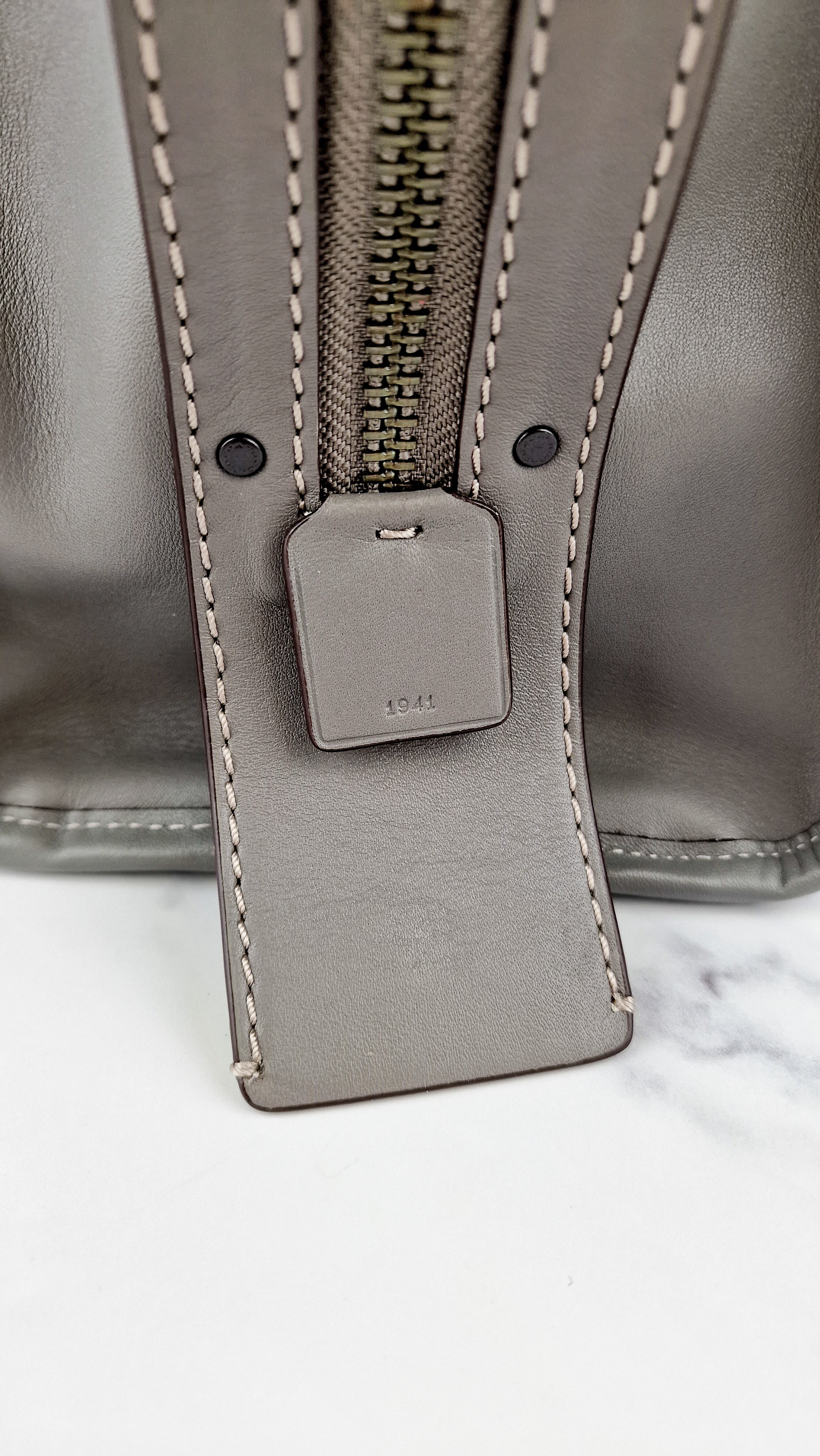 Coach Rogue 36 in Grey Glovetanned Leather with Car Embellishment - Shoulder Bag Handbag - Coach 58150 - Image 9