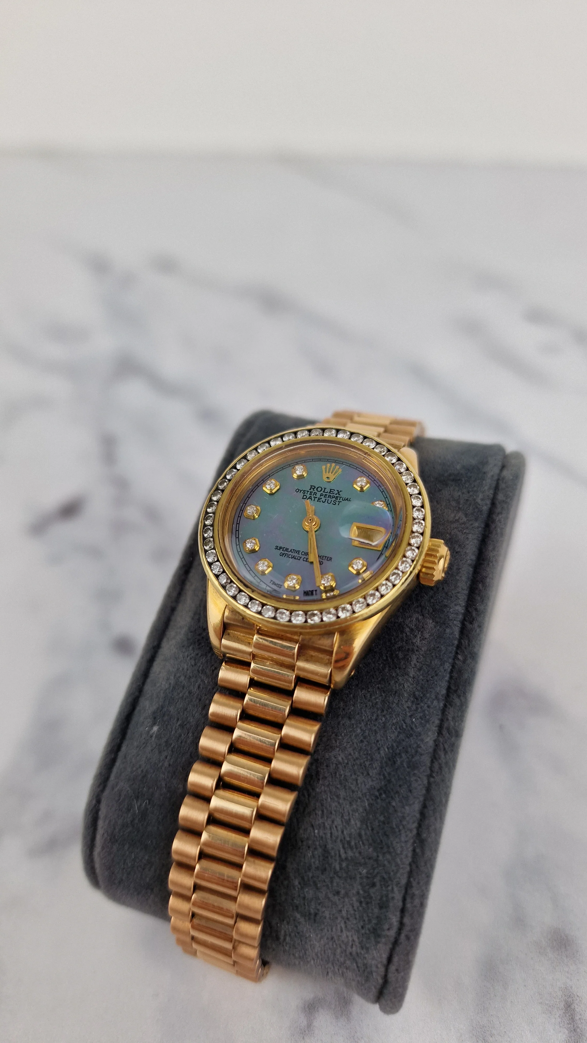 Rolex 18k Yellow Gold 26mm Lady President Datejust Diamond Bezel Tahitian MOP Diamond Dial Automatic Movement Mother of Pearl Watch - Rolex 6917 - Image 4