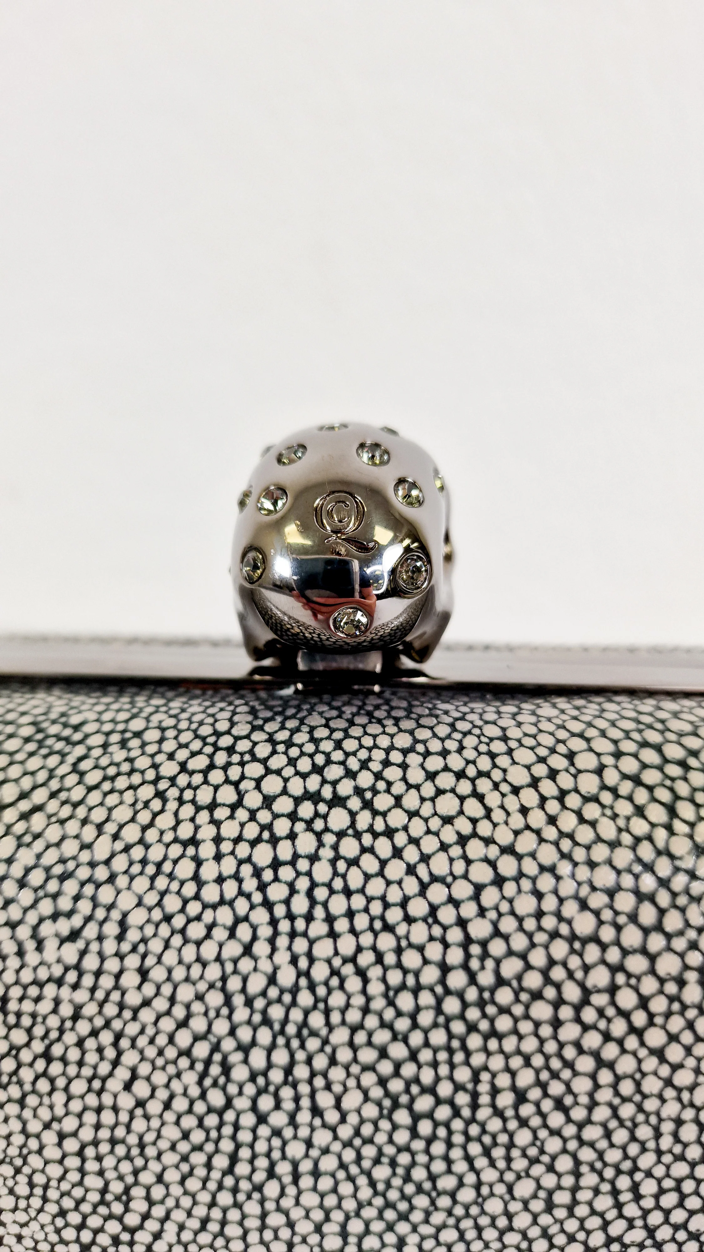 Alexander McQueen Stingray Leather Skull Box Clutch with Crystals and Purple Nappa Leather Lining - 236715 000926 - Image 6