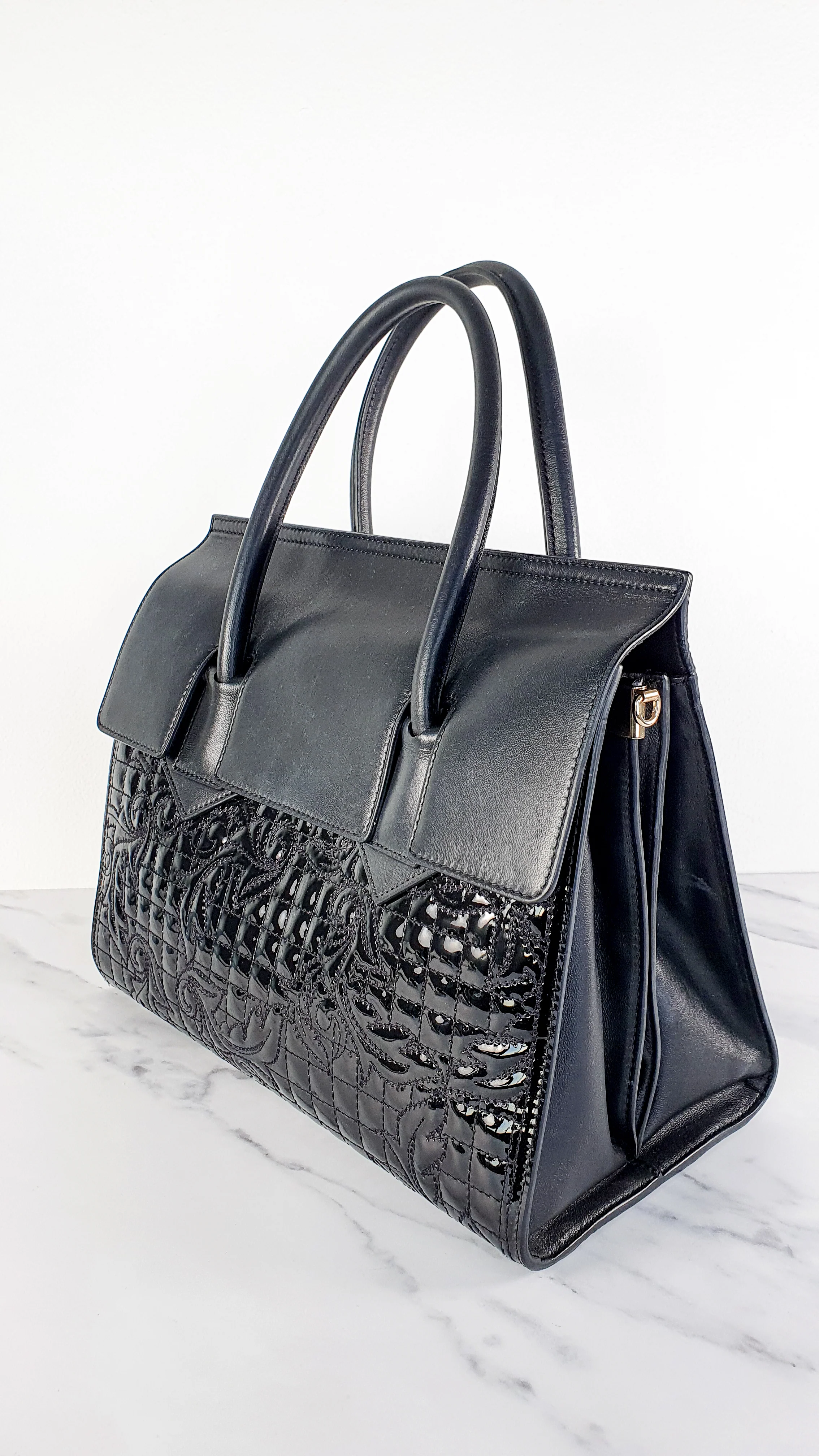 Versace Vanitas Baroque Quilted Black Handbag in Nappa & Patent Leather - Shoulder Bag Crossbody Bag - Image 3