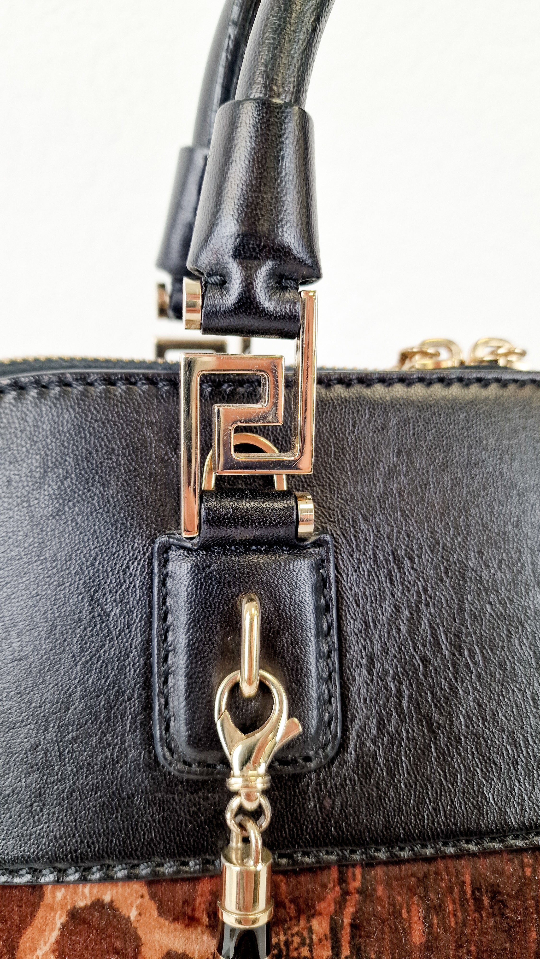 RARE Versace Vanitas Athena Bag with Leopard Baroque Velour Velvet Crown Print - Handbag with Black Smooth Leather and Medusa Tassel charm in Gold - Image 6